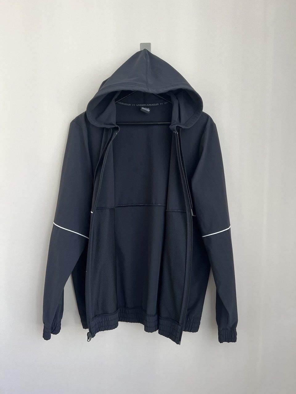 Under Armour Under Armour men's Olympic windbreaker, size M Size US M / EU 48-50 / 2 - 3 Thumbnail