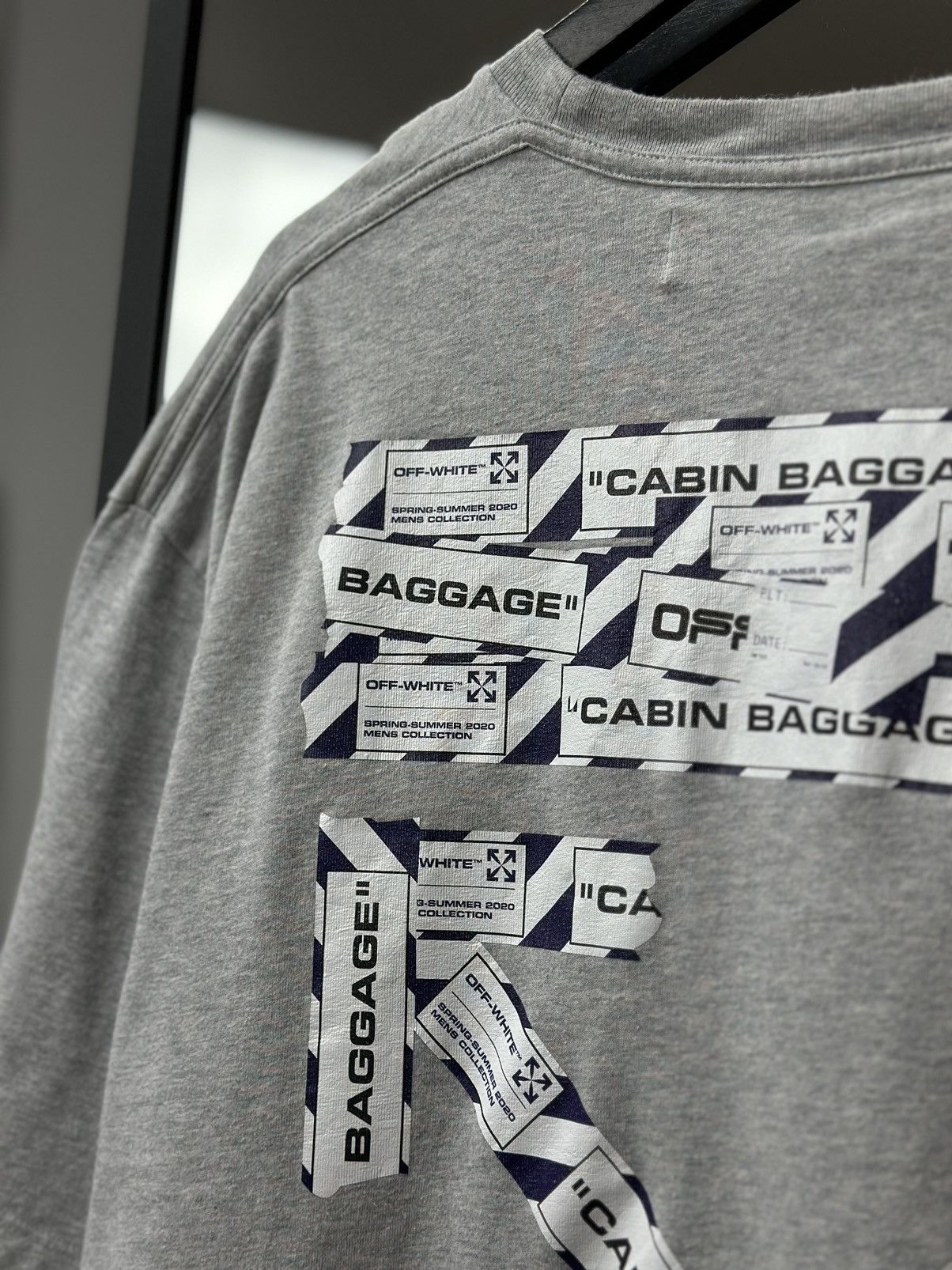 Off-White Vintage Off-White Cabin Baggage Arrows Tee Y2k Size US L / EU 52-54 / 3 - 13 Thumbnail