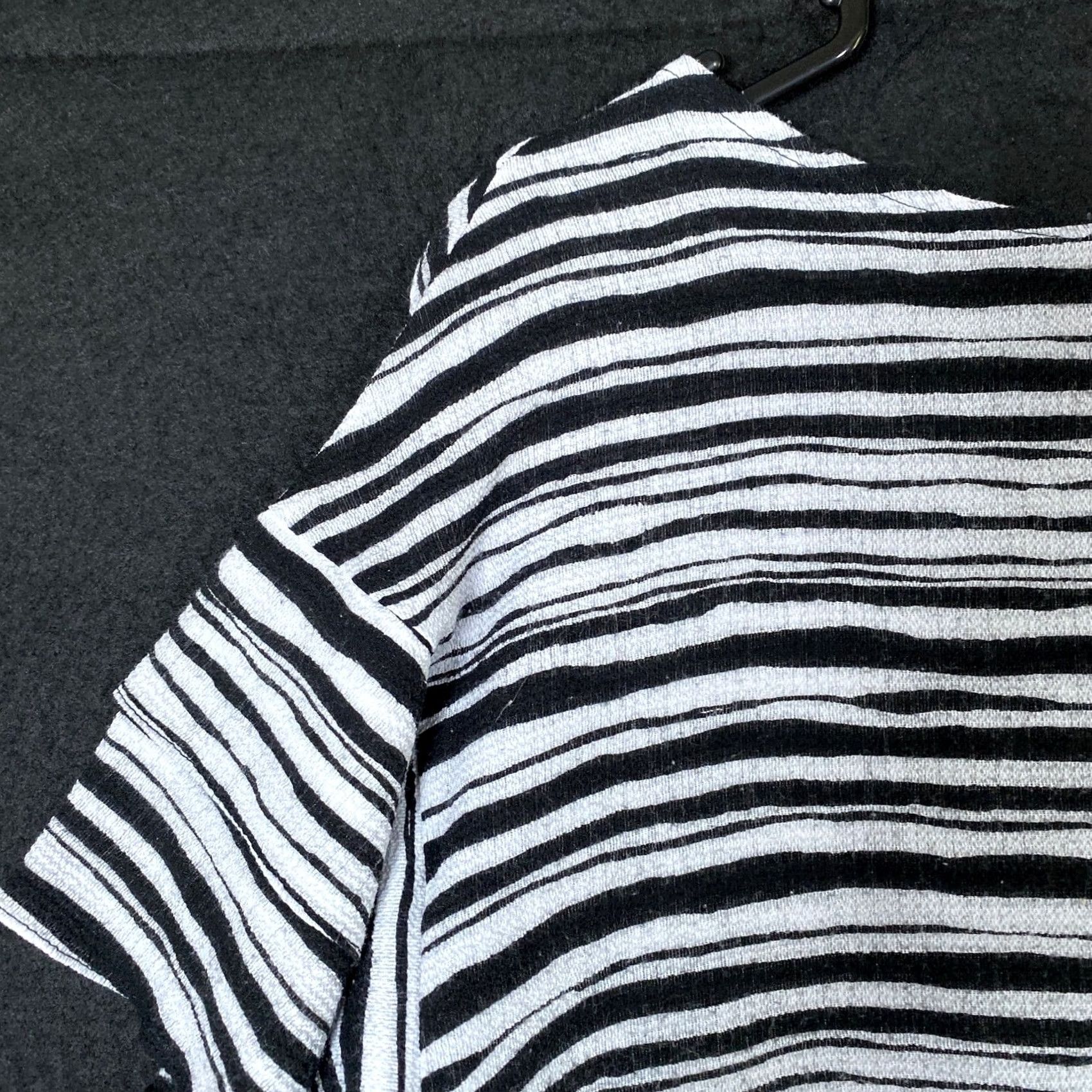 Vintage Chicos Womens Top Black White Wave Stripe Flutter Short Sleeve Stretch 2 (L) Size L / US 10 / IT 46 - 4 Thumbnail