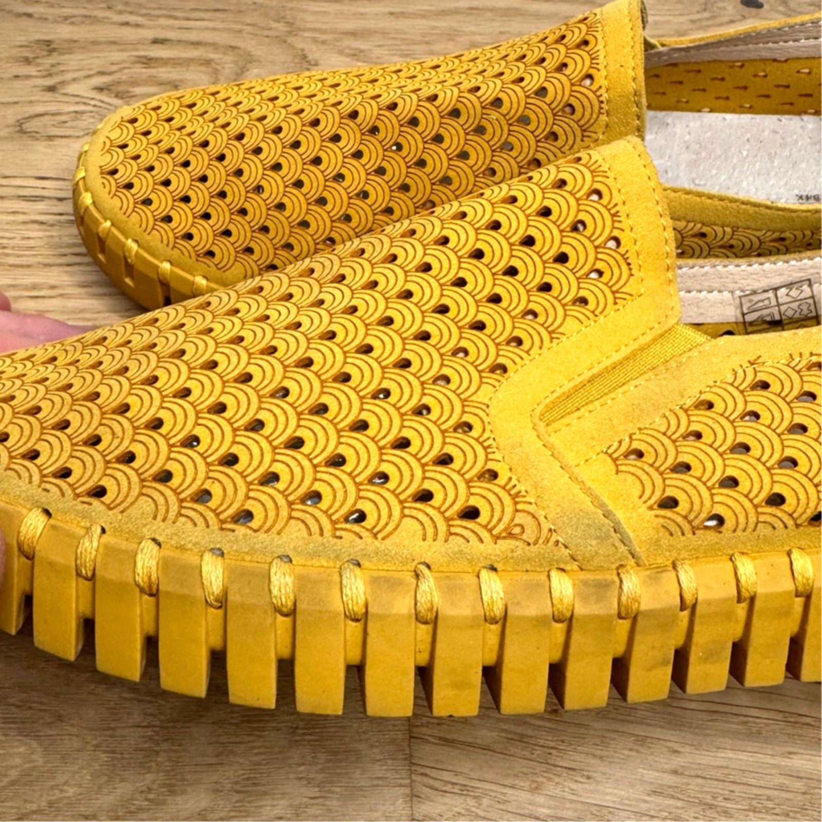 Ilse Jacobsen Ilse Jacobsen Tulip 140 Perforated Slip-On Yellow Sneakers Size US 11.5 / IT 41.5 - 4 Thumbnail