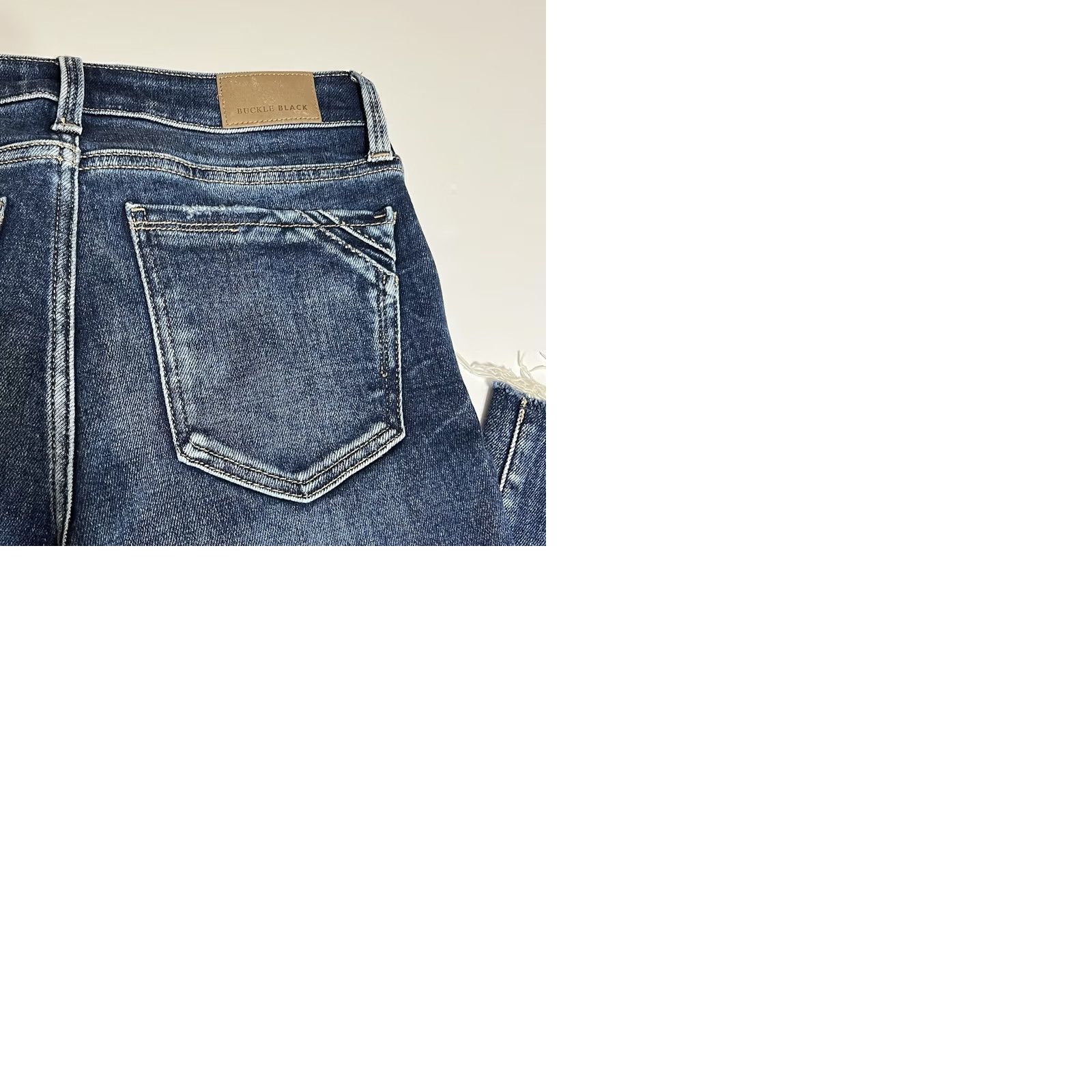 Buckle Black Buckle Black Fit No. 53 Straight Cropped Jeans Womens 27x27 27 Regular Blue Denim Jeans Size 27" / US 4 / IT 40 - 9 Thumbnail