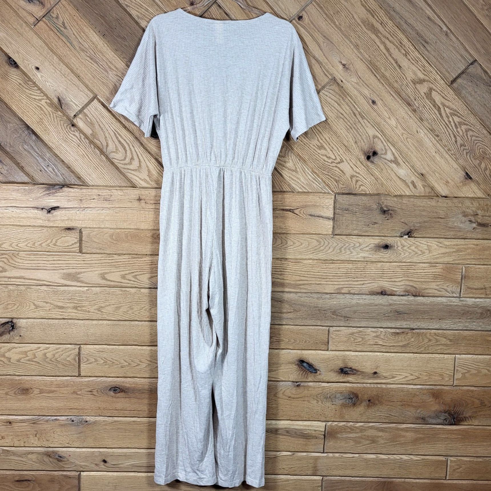 H&M H&M Womens Beige Short Sleeve Button Front Jumpsuit Size M V-Neck Ribbed Casual Shirt? Size 32" / US 10 / IT 46 - 2 Thumbnail