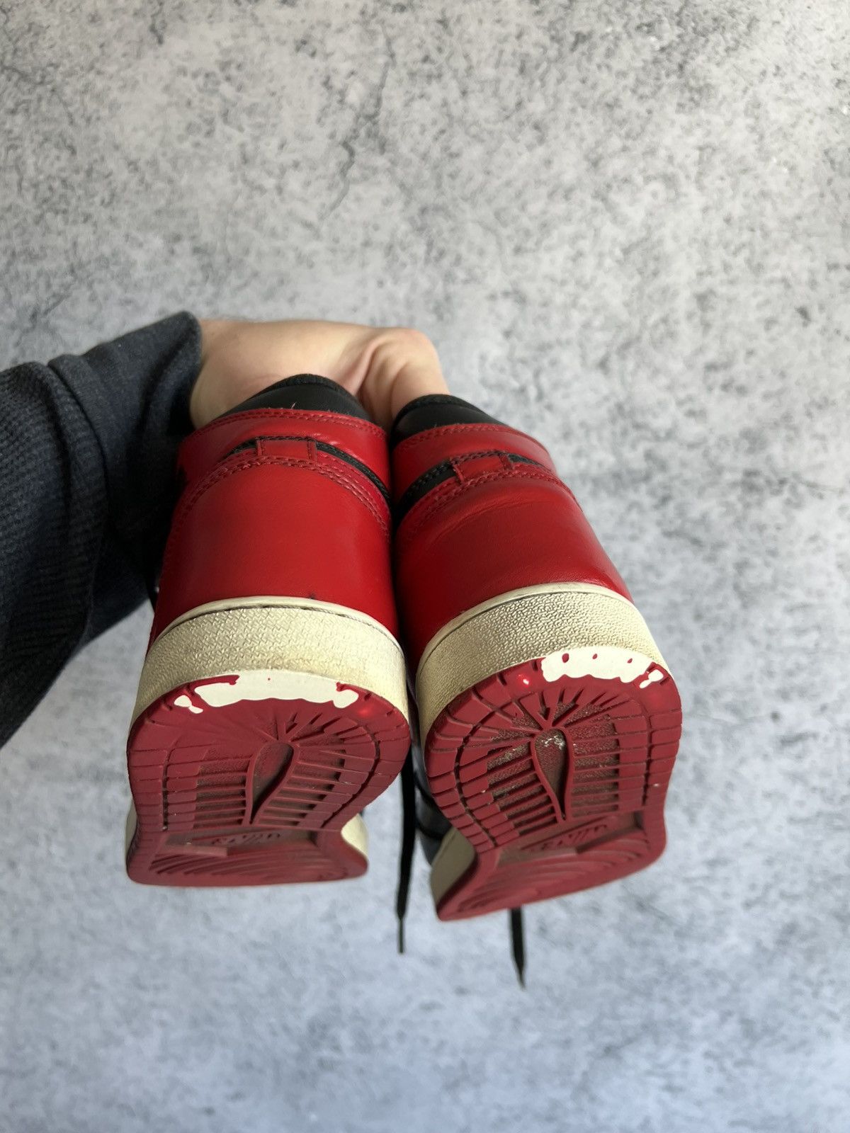 Nike Vintage Nike Air Jordan 1 High Top Sneakers Black and Red Size US 7 / EU 40 - 8 Thumbnail