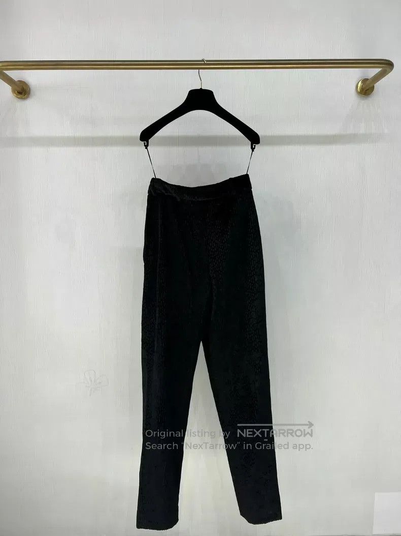 Chanel Chanel Embossed dark-printed trousers Size 42" / US 20 - 4 Thumbnail