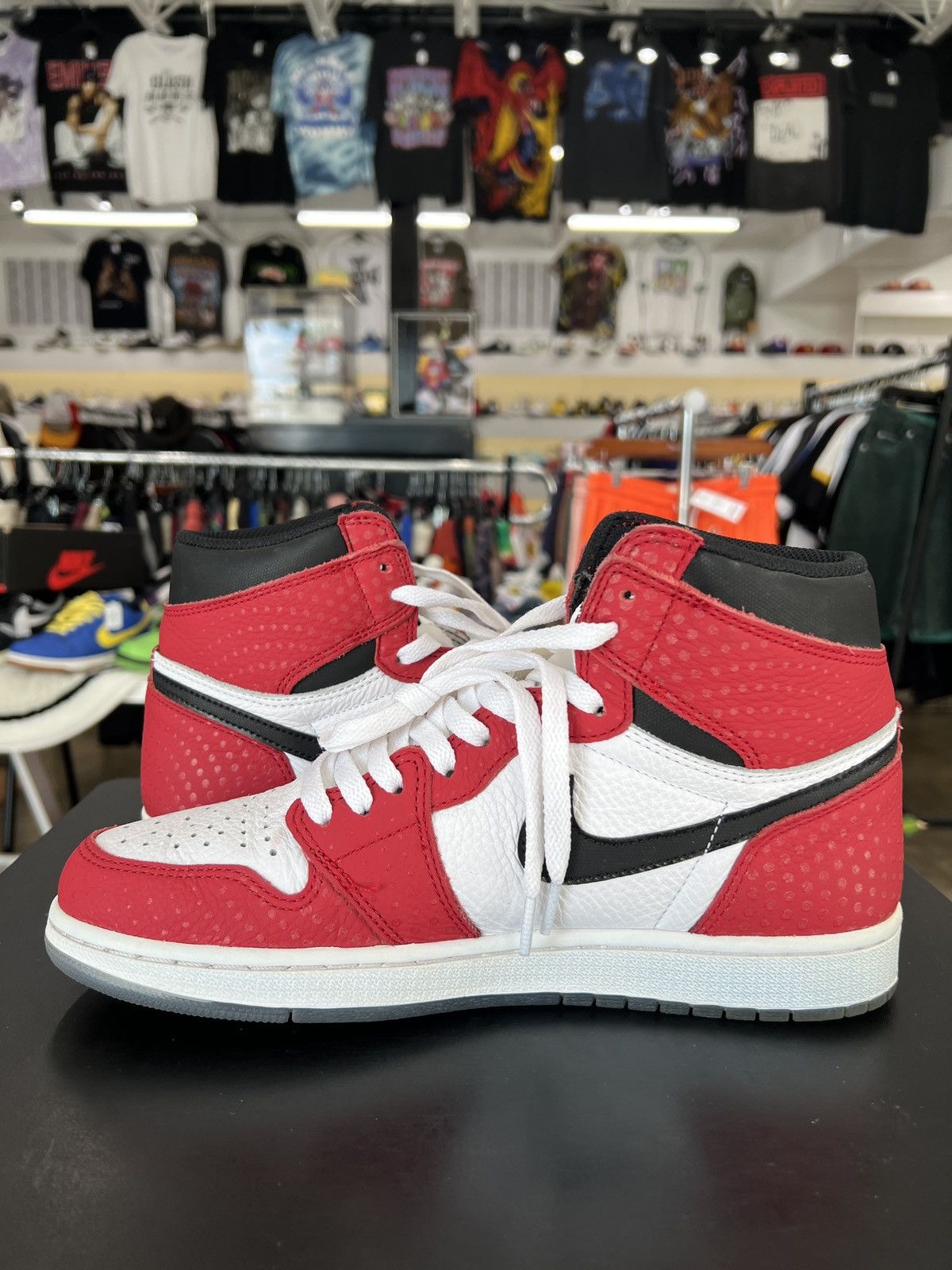 Jordan Brand × Nike Air Jordan 1 Retro High Spider-Man Origin Story Sz. 9 (2018) Size US 9 / EU 42 - 3 Thumbnail
