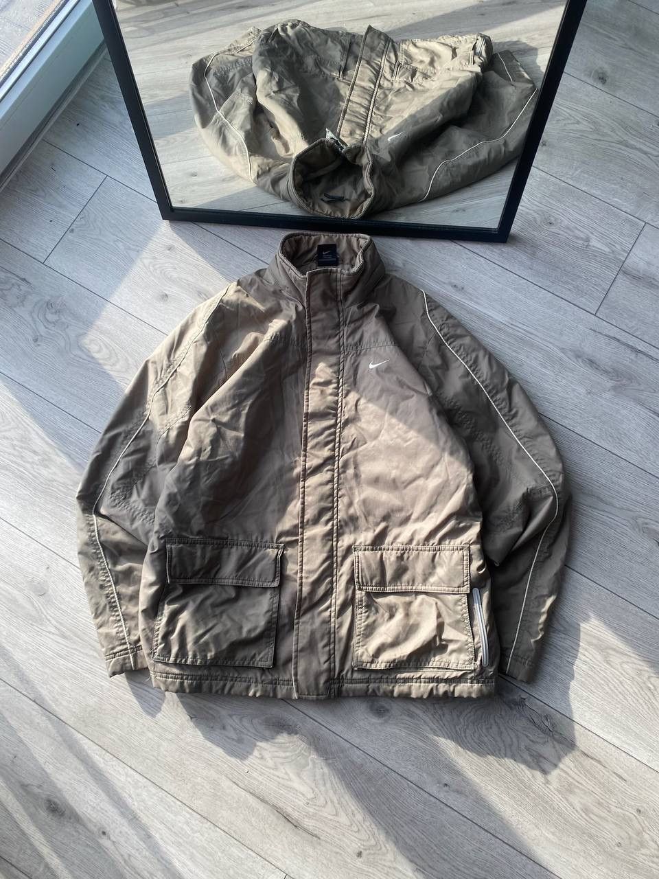 Nike Vintage Nike Swoosh Sand Puffer Jacket Y2K L Size US L / EU 52-54 / 3 - 1 Thumbnail