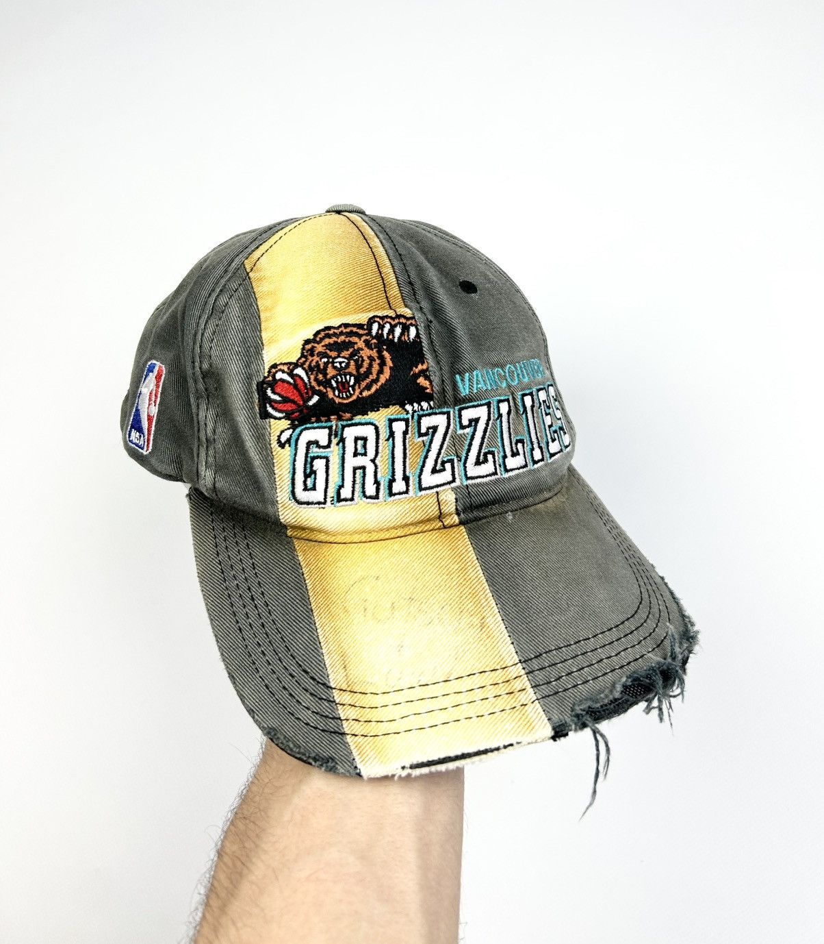 NBA × Vintage Rare Grizzlies Vancouver Cap NBA Vintage Size ONE SIZE - 1 Thumbnail