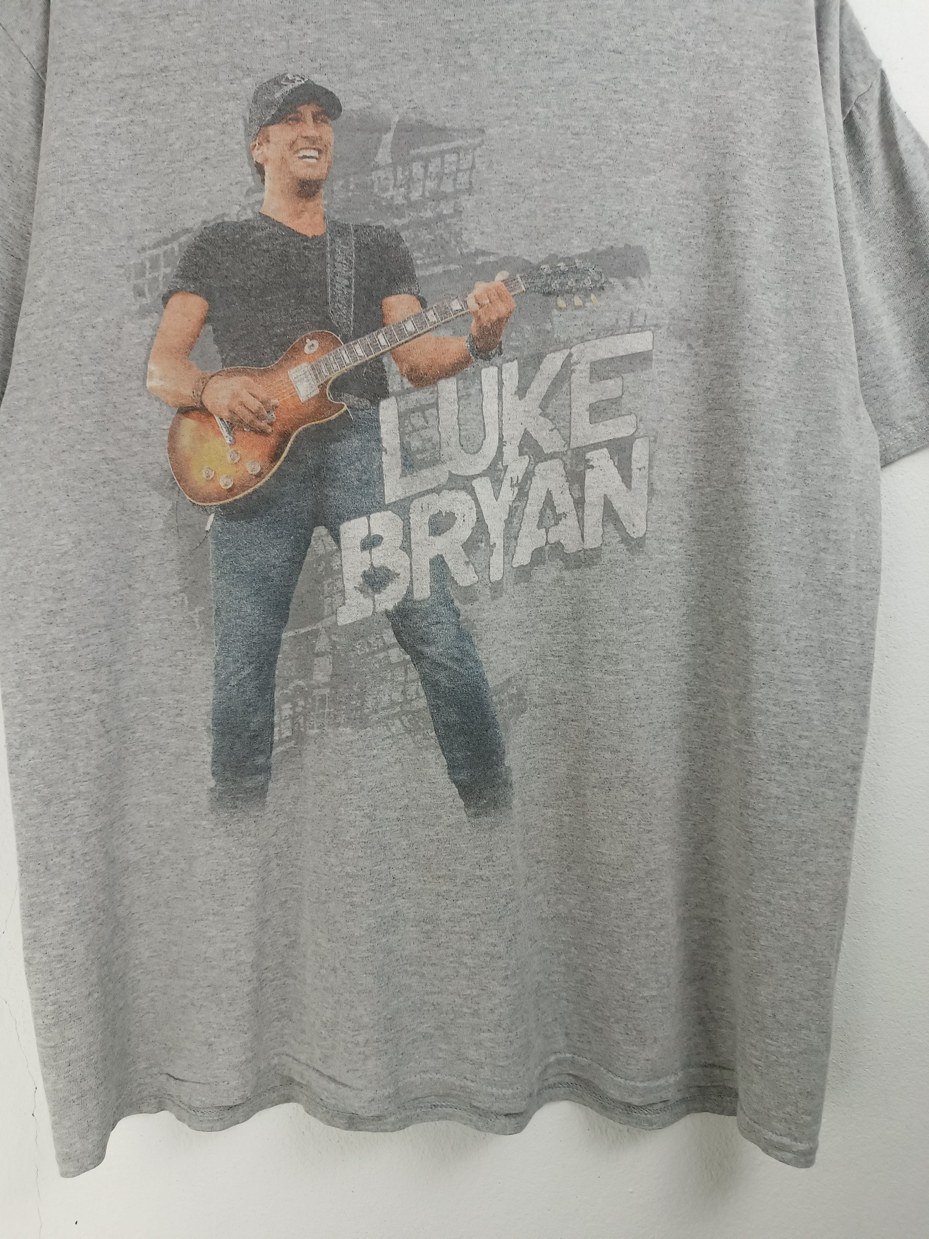 Band Tees VINTAGE LUKE BRYAN COUNTRY TOUR TEE blake shelton mcgraw Size US L / EU 52-54 / 3 - 9 Thumbnail