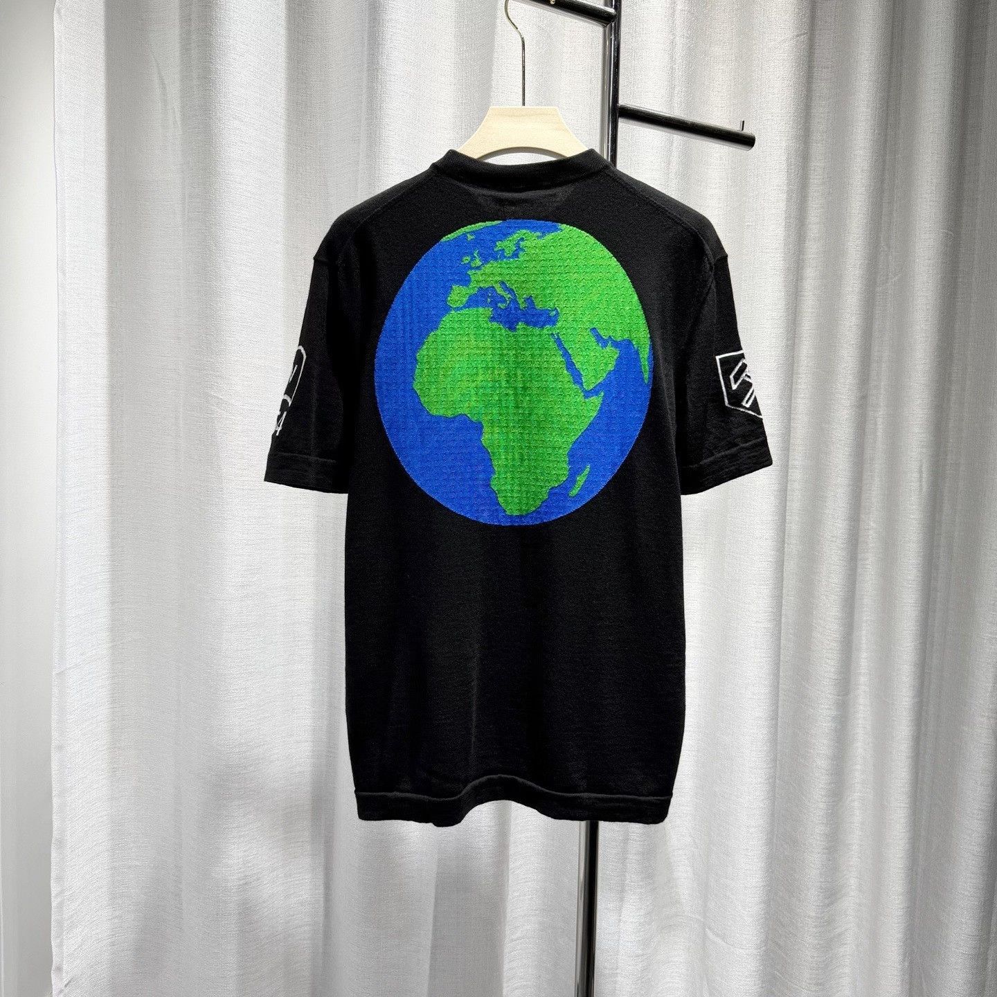 Louis Vuitton Louis Vuitton Knit Short Sleeve Logo Top Size US L / EU 52-54 / 3 - 2 Thumbnail