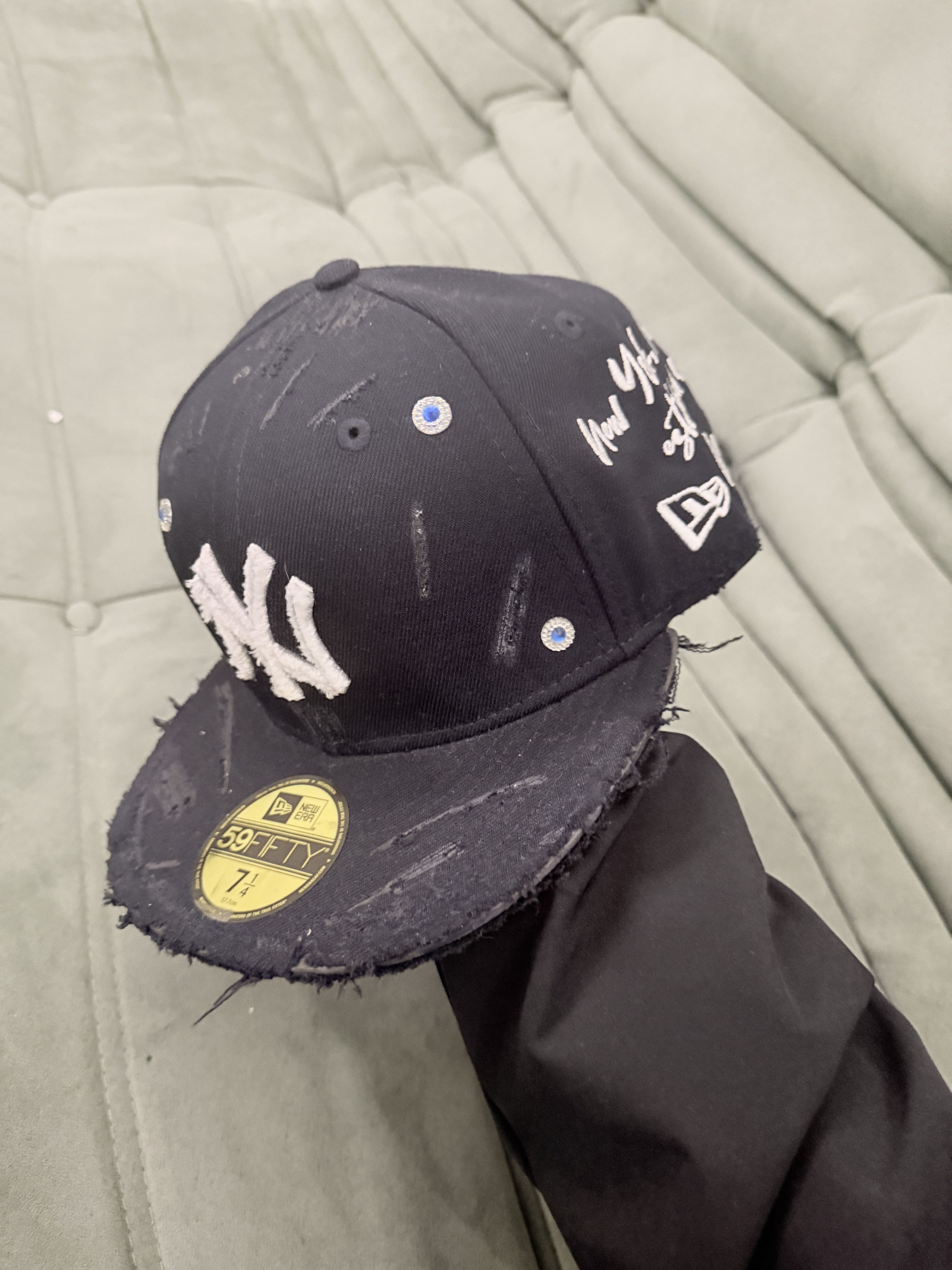 New Era New Era custom made disstresed NY fitted cap 7 1/4 Size ONE SIZE - 1 Thumbnail