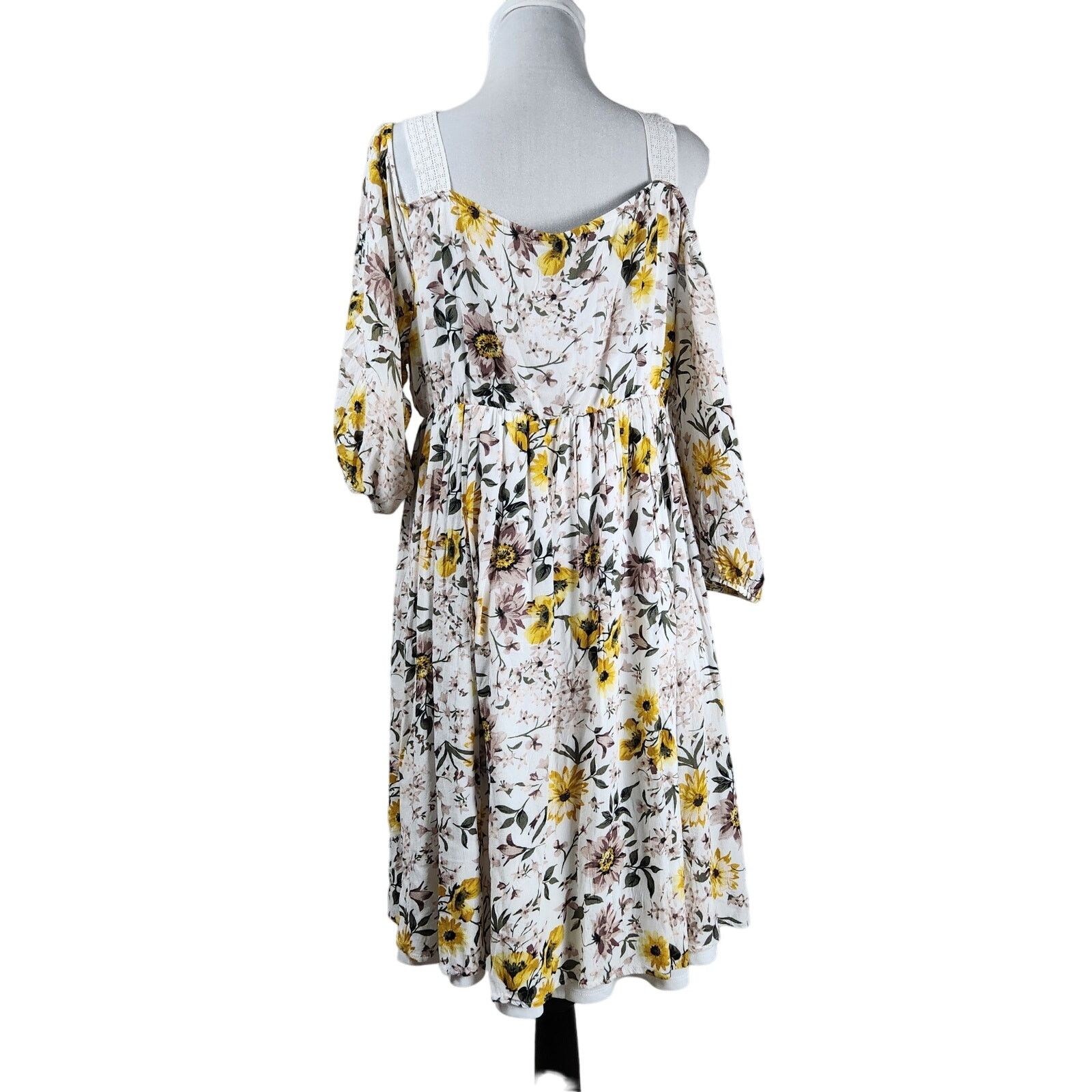 Torrid TORRID Size 1X Dress Ivory Floral Cold Shoulder Skater Dress Size XL / US 12-14 / IT 48-50 - 3 Thumbnail