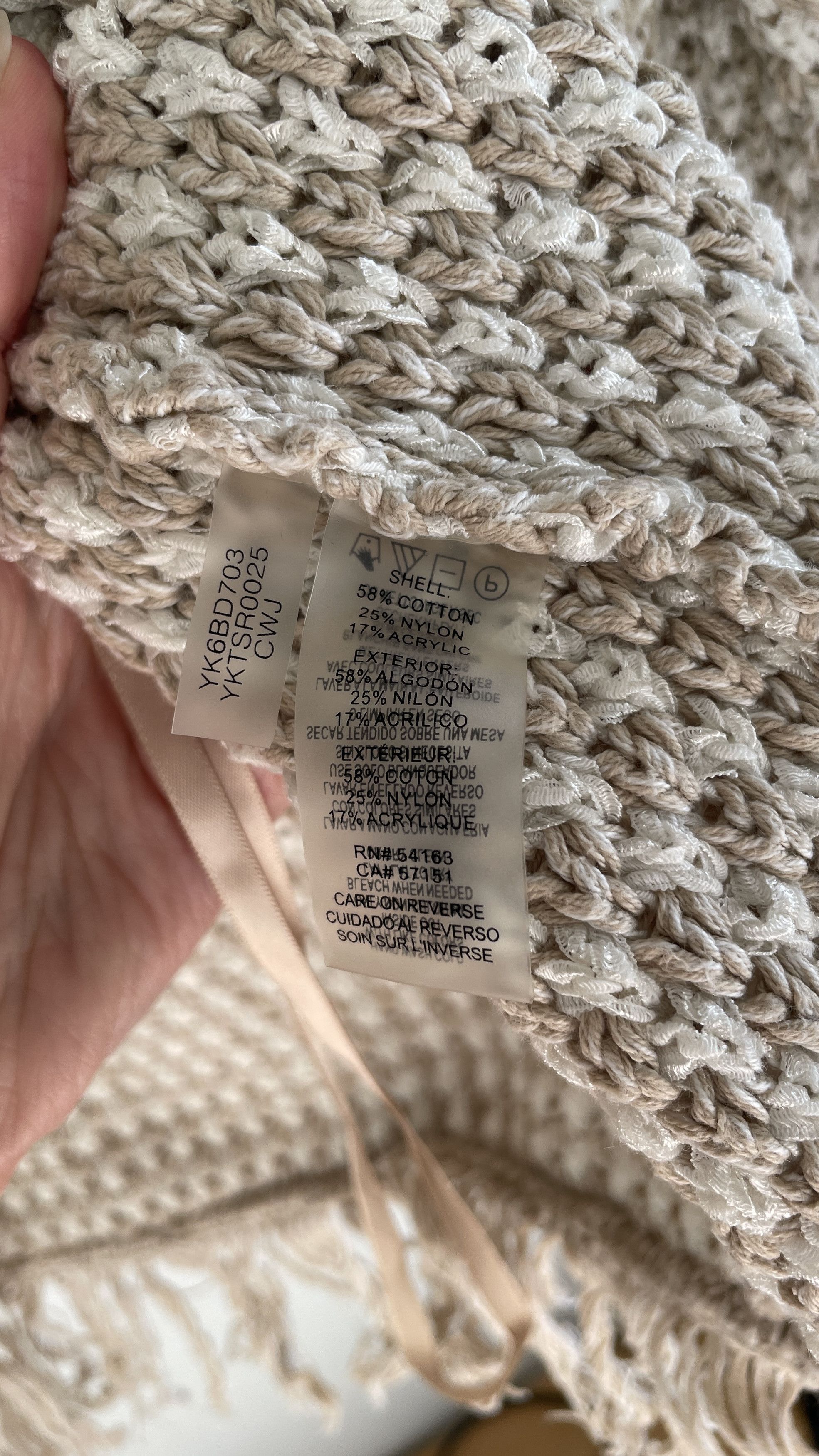 Karl Lagerfeld CREAM CROCHET CARDIGAN KARL LAGERFELD (S) Size S / US 4 / IT 40 - 4 Thumbnail
