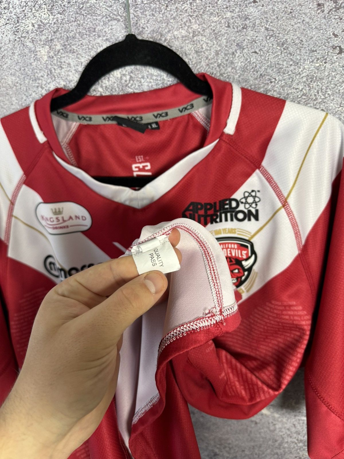 Vintage Salford Red Devils Rugby Jersey Men’s Size XL Size US XL / EU 56 / 4 - 15 Thumbnail