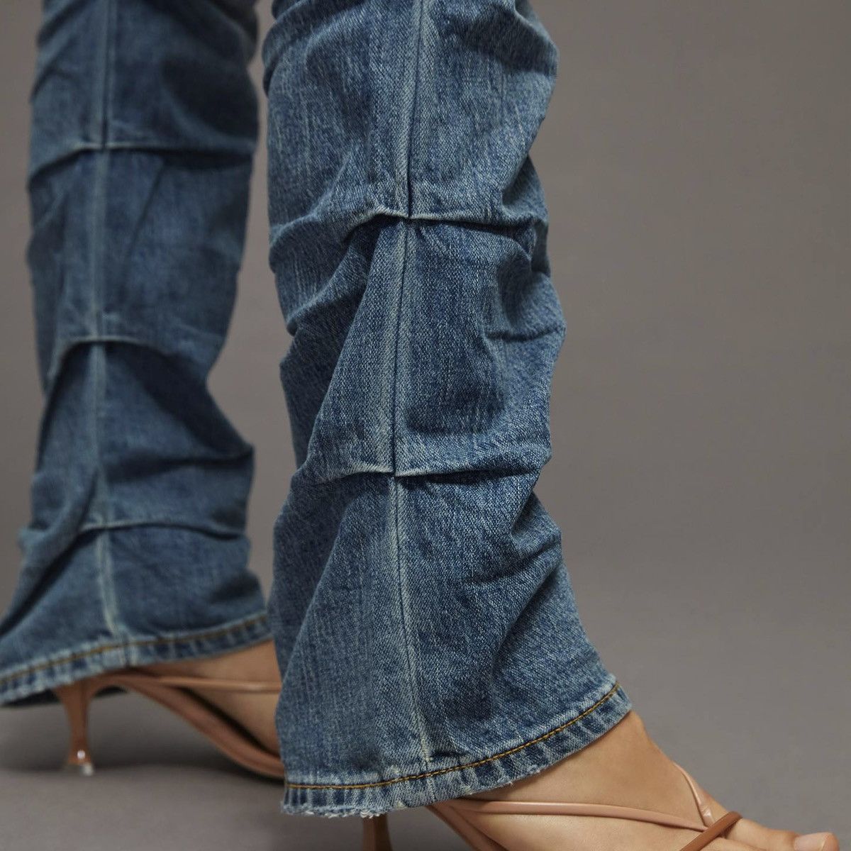 Anthropologie PILCRO Anthropologie Faded Wash Low-Rise Ruched Boot Jeans Size 30" / US 8 / IT 44 - 4 Thumbnail