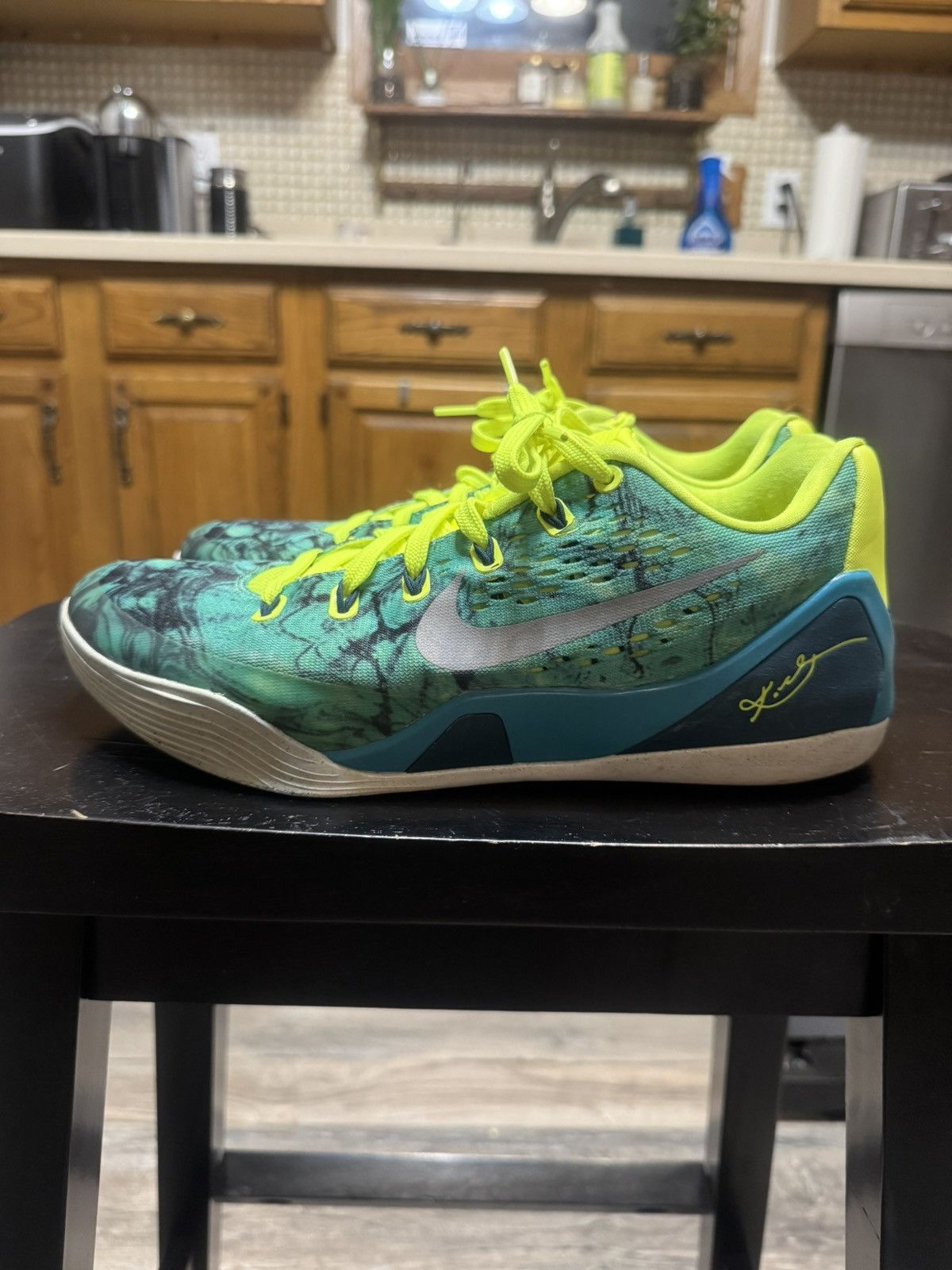 Nike Kobe 9 EM Low Easter Size US 9 / EU 42 - 3 Thumbnail
