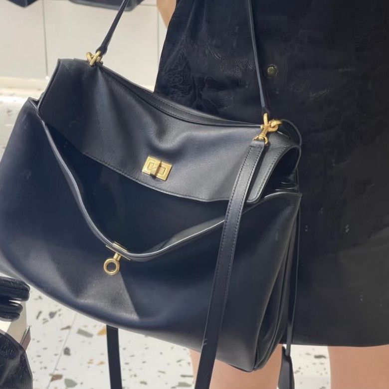 Balenciaga Pre-loved Bag Very good condition Size ONE SIZE - 1 Thumbnail