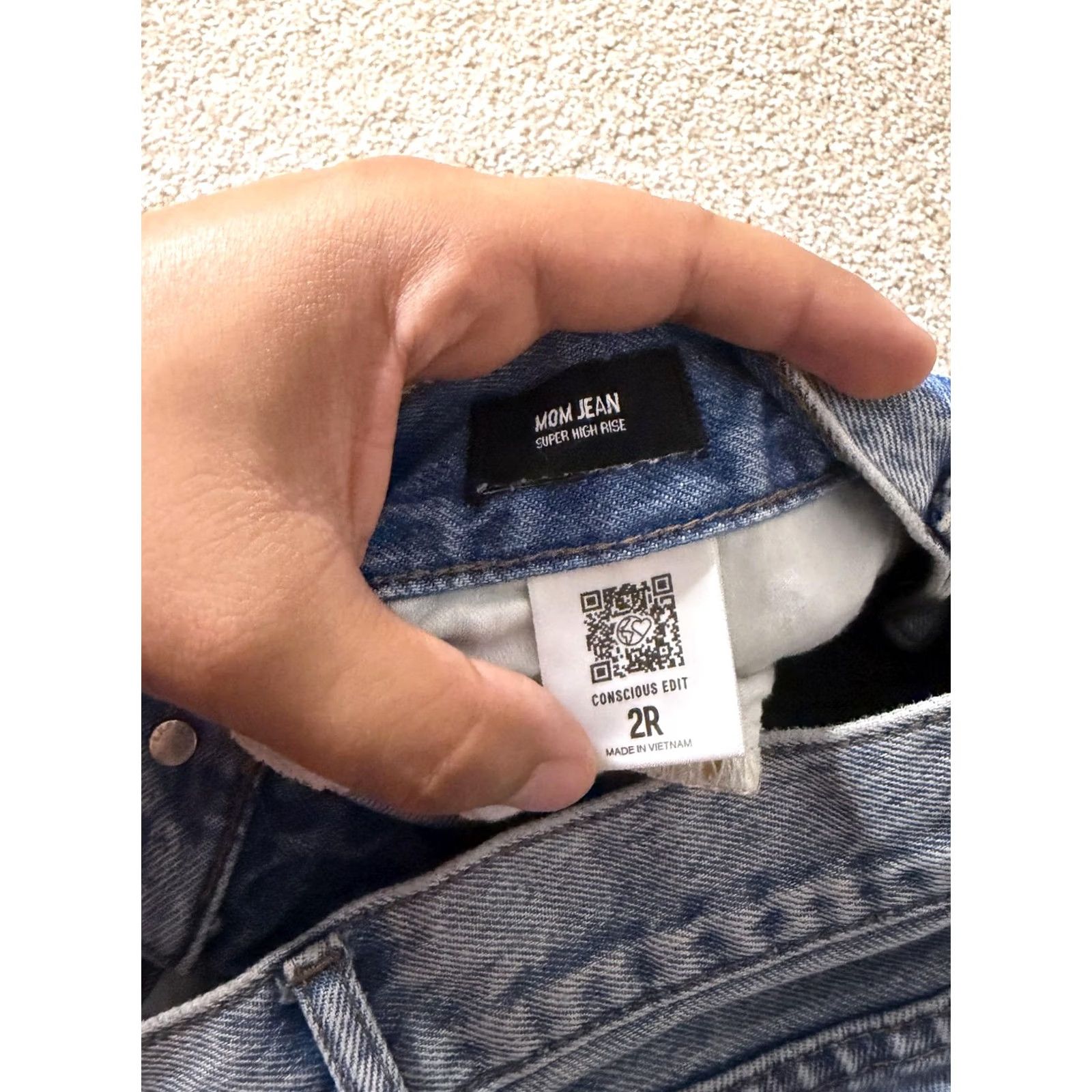 Express Express Mom Jeans Womens 2R Blue Super High Rise Distressed Ripped Raw Hem Size 26" / US 2 / IT 38 - 7 Thumbnail