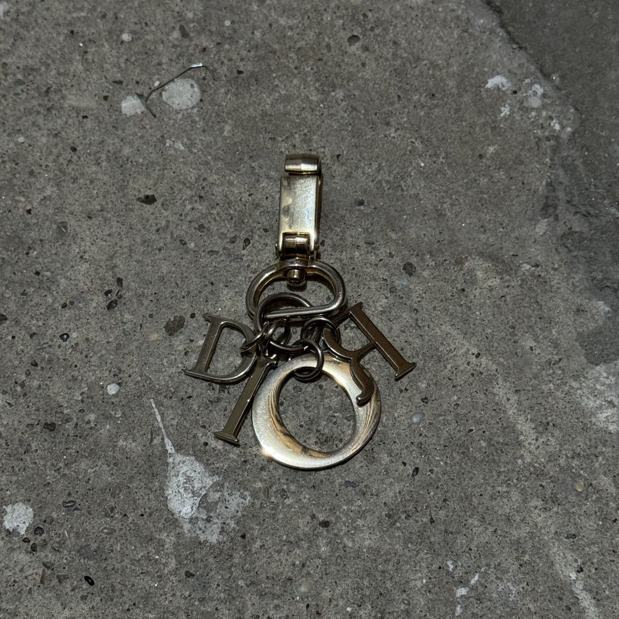 Christian Dior Monsieur × Dior × Vintage Vintage Christian Dior Parfums logo keychain Size ONE SIZE - 1 Thumbnail