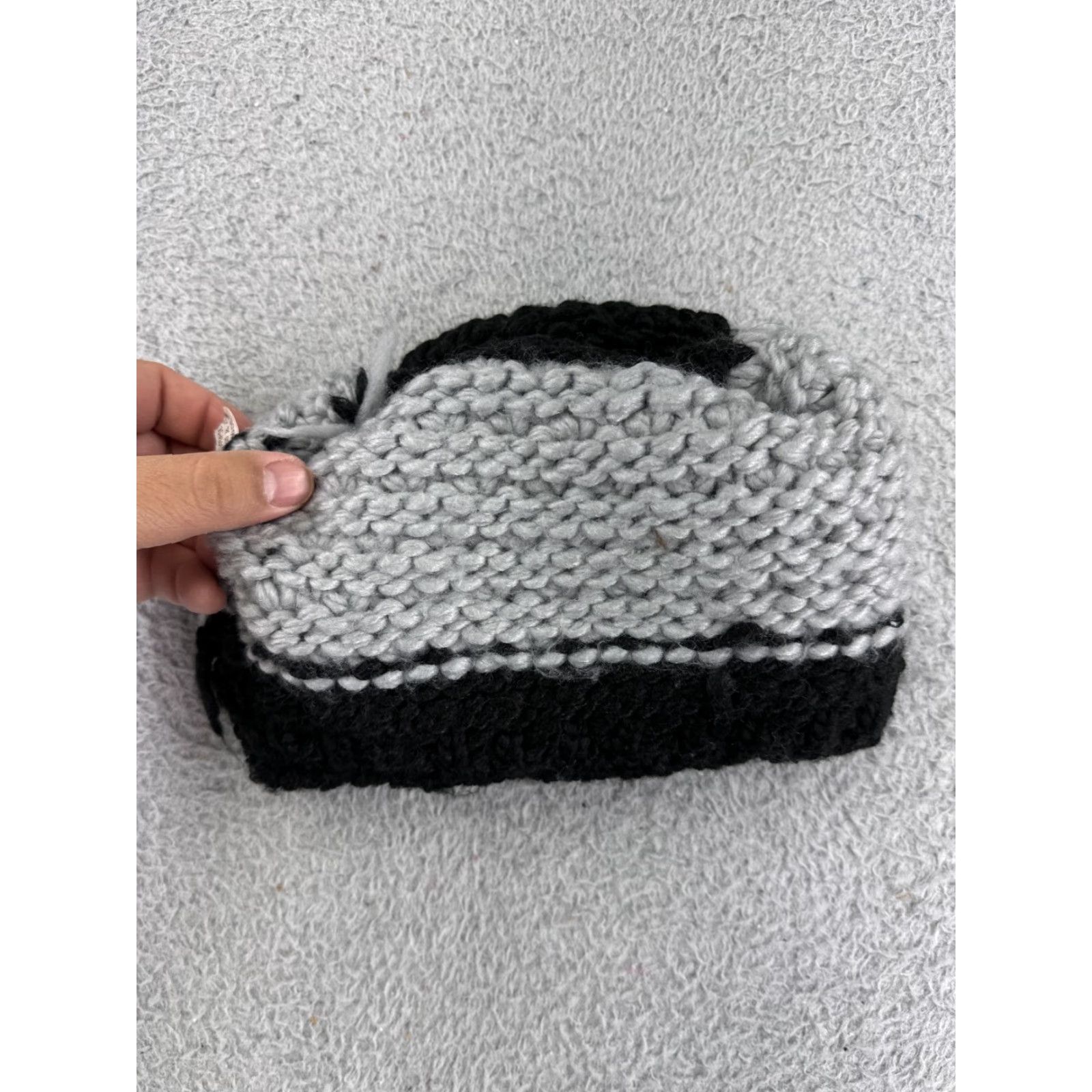 Vintage Womens Beanie Hat Toque Gray Black Thick Knit 100% Polyester One Size Embroidered Logo Floral Knit Pattern Winter Fall Ski Style Womens Size ONE SIZE - 5 Thumbnail