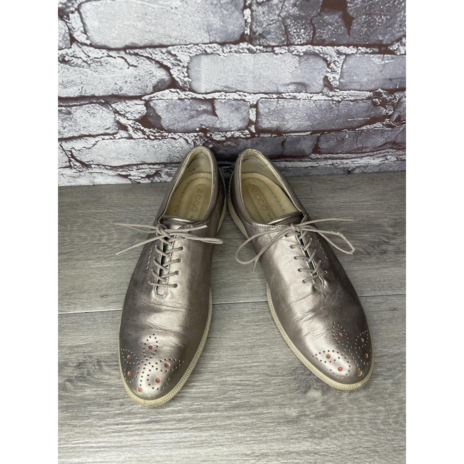 Ecco Ecco Metallic Silver Leather Wingtip Lace Up Golf Shoes Wome Size US 9.5 / IT 39.5 - 10 Thumbnail