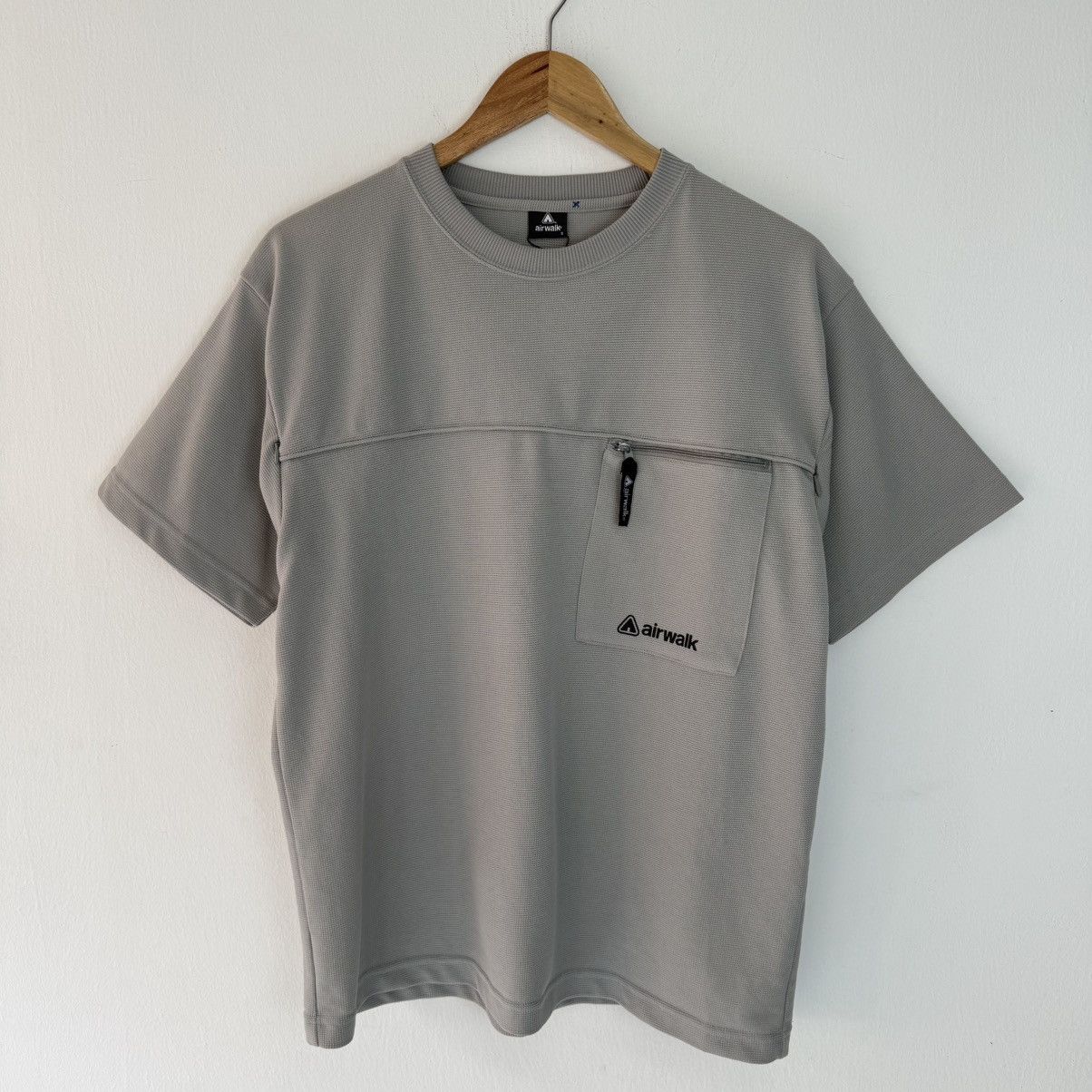 Airwalk Airwalk Jersey Tee. Size US S / EU 44-46 / 1 - 1 Thumbnail