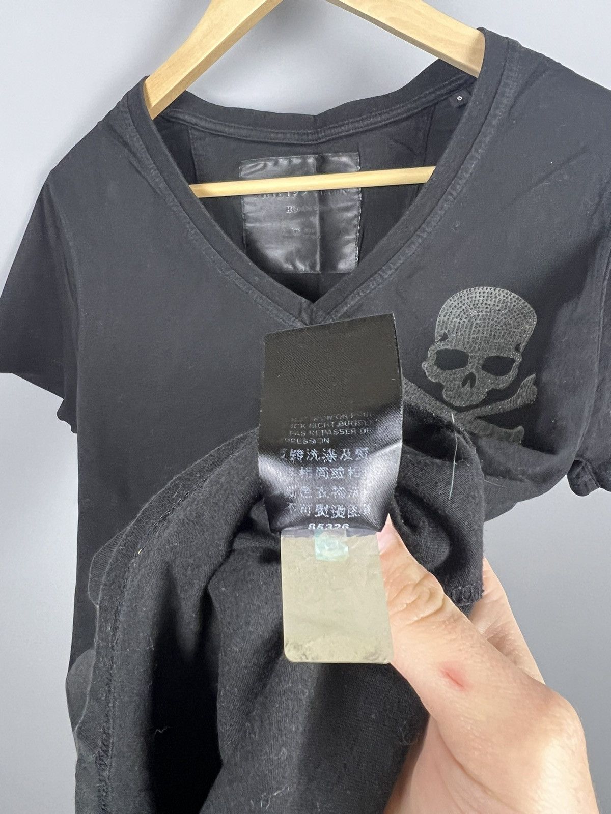 Philipp Plein (S) Skull Rhinestone v- neck T-Shirt Limited Edition biglogo Size US S / EU 44-46 / 1 - 16 Thumbnail