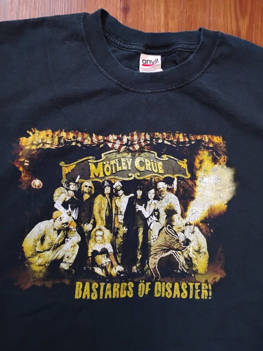 Band Tees Vintage Motley Crue Carnival of Sins Tour T-Shirt Size US XL / EU 56 / 4 - 1 Thumbnail