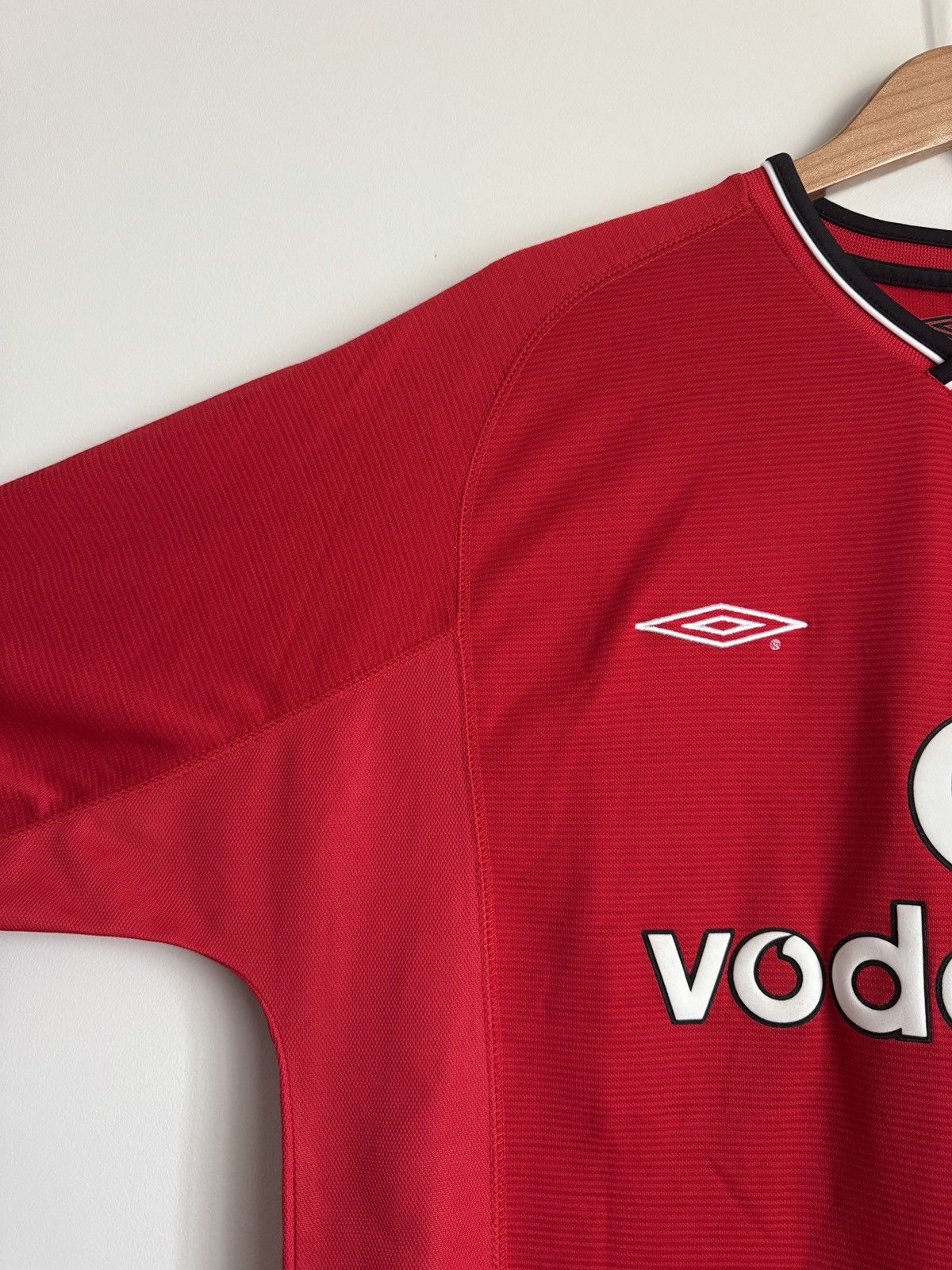 Umbro 2000 2002 Manchester united vintage jersey umbro vodafone Size US L / EU 52-54 / 3 - 9 Thumbnail