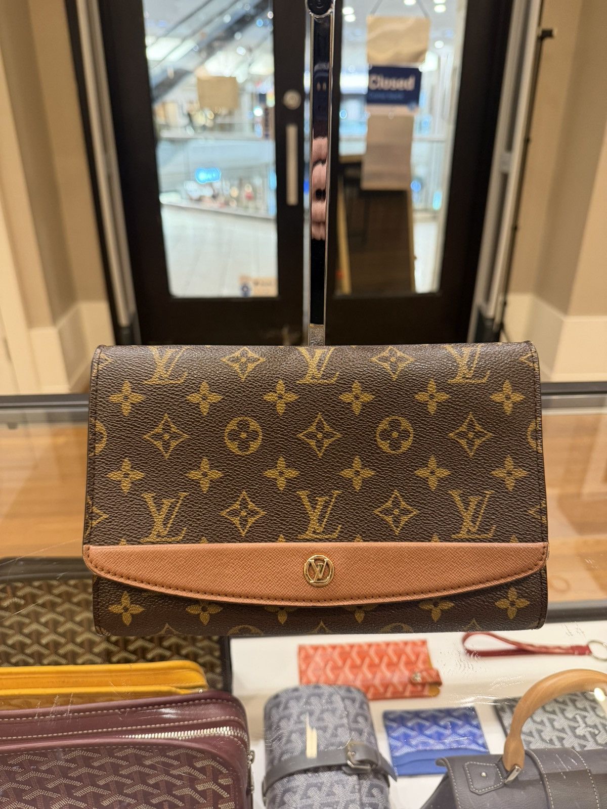 Louis Vuitton Louis Vuitton Monogram Bordeaux Shoulder Bag Size ONE SIZE - 1 Thumbnail