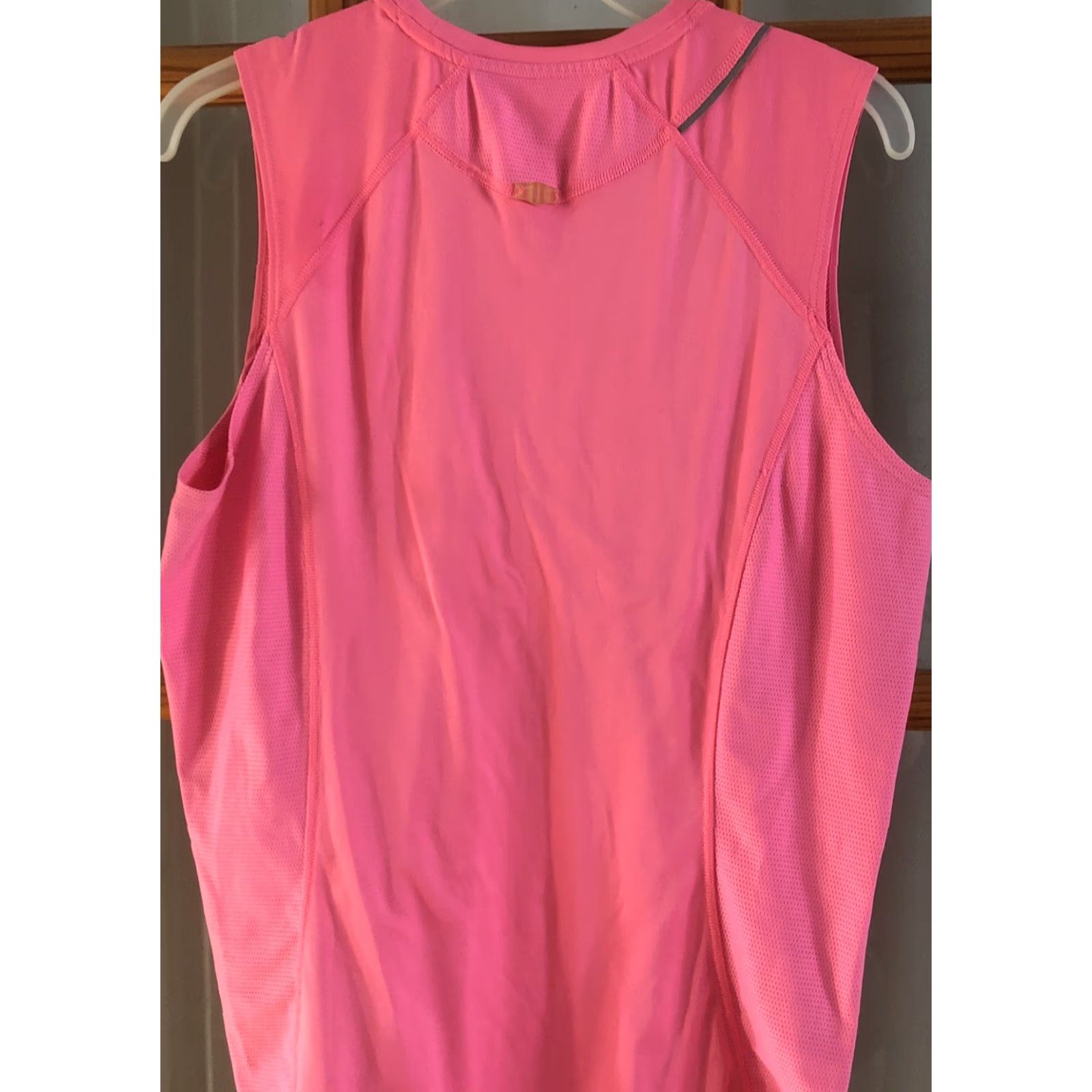 Nike Nike Dri-Fit Shirt Women's M Pink Sleeveless Activewear Top Tee Regular Size M Size M / US 6-8 / IT 42-44 - 5 Thumbnail