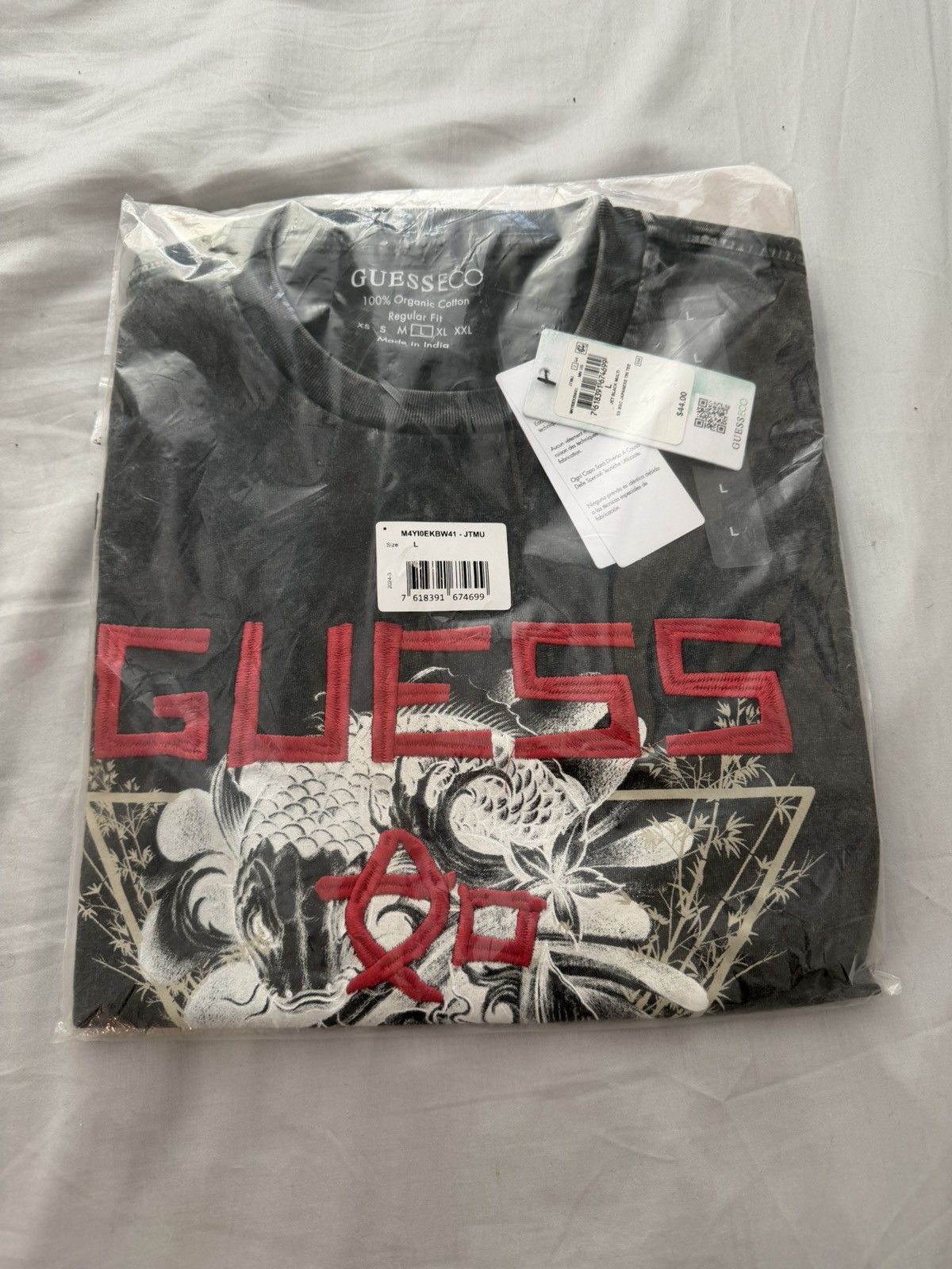 Guess Guess Vintage Black and Red tee - Unopened Size US L / EU 52-54 / 3 - 1 Thumbnail