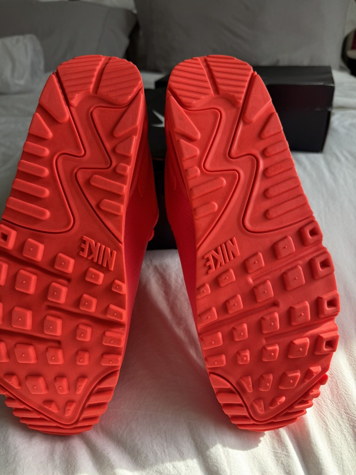 Nike NIKE AIR MAX 1 HYPERFUSE NIKE ID LASER CRIMSON HYPERPUNCH Size US 10.5 / EU 43-44 - 7 Thumbnail