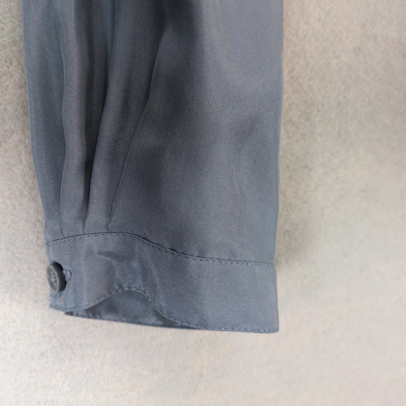 Michael Kors Michael Kors 100% Silk Gray Pleated Blouse Womens 12 Keyhole Size XL / US 12-14 / IT 48-50 - 10 Thumbnail