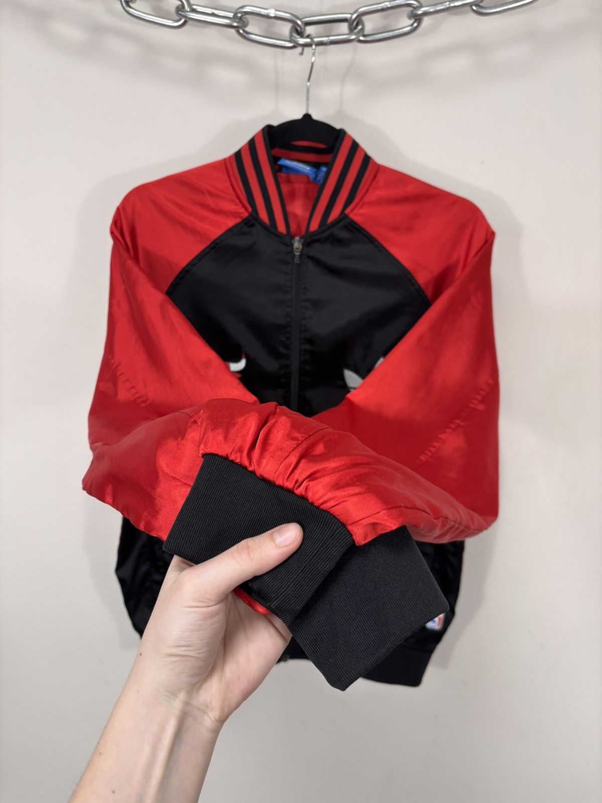 Adidas Adidas Chicago Bulls 2013 Men’s Rare NBA Satin Bomber Jacket Size US S / EU 44-46 / 1 - 10 Thumbnail