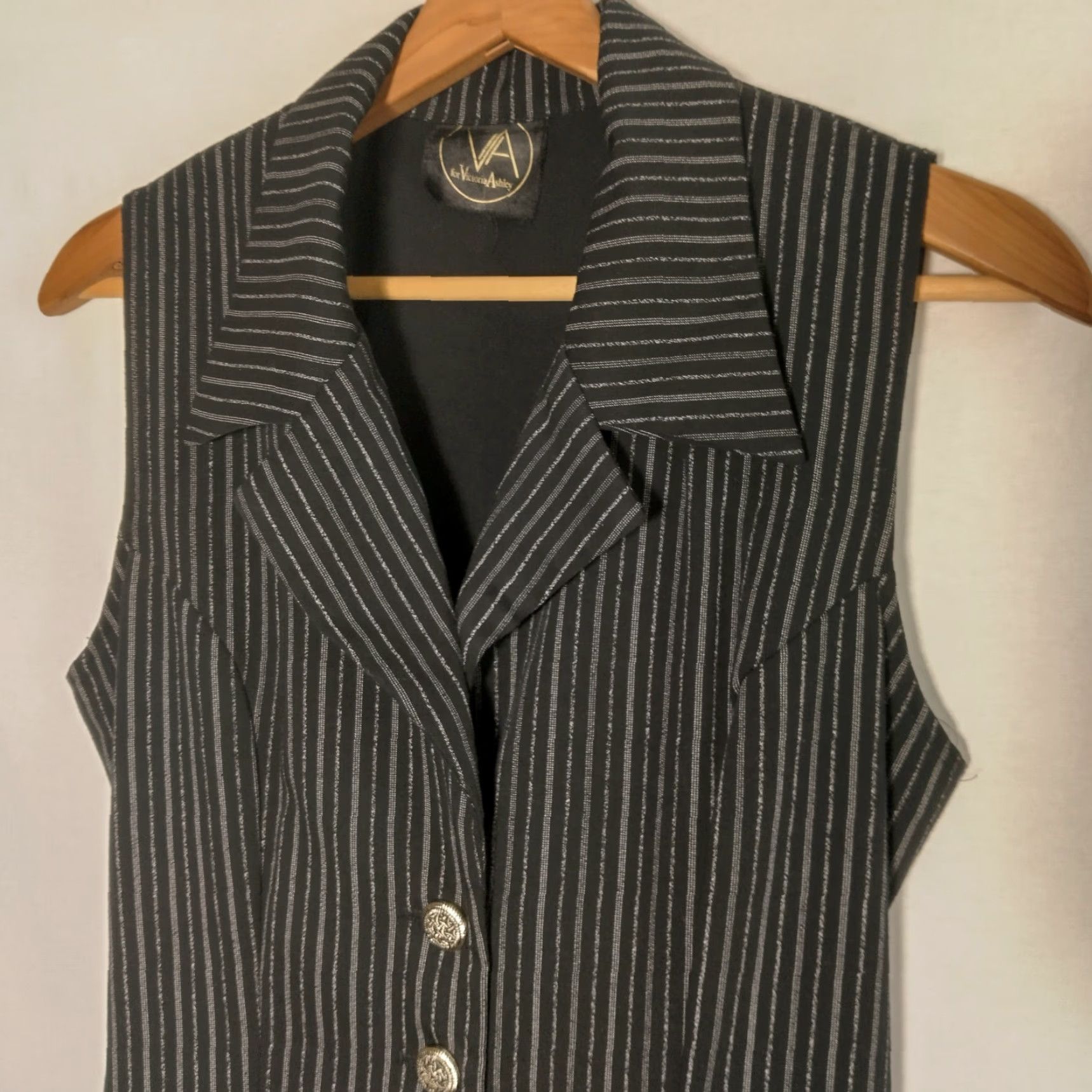 Vintage VA for Victoria Ashley Shirt 5/6 Size Sleeveless Blazer Black Goth Grunge Button Vintage Yes Size S / US 4 / IT 40 - 3 Thumbnail