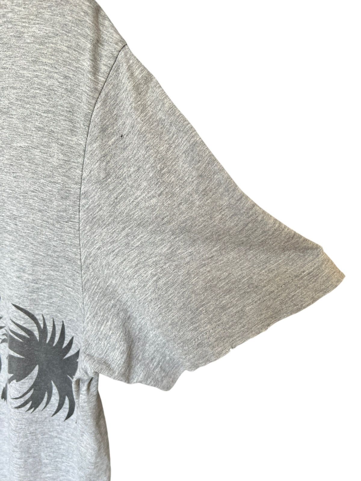 Remi Relief Palm Motif Distressed Style Tshirt