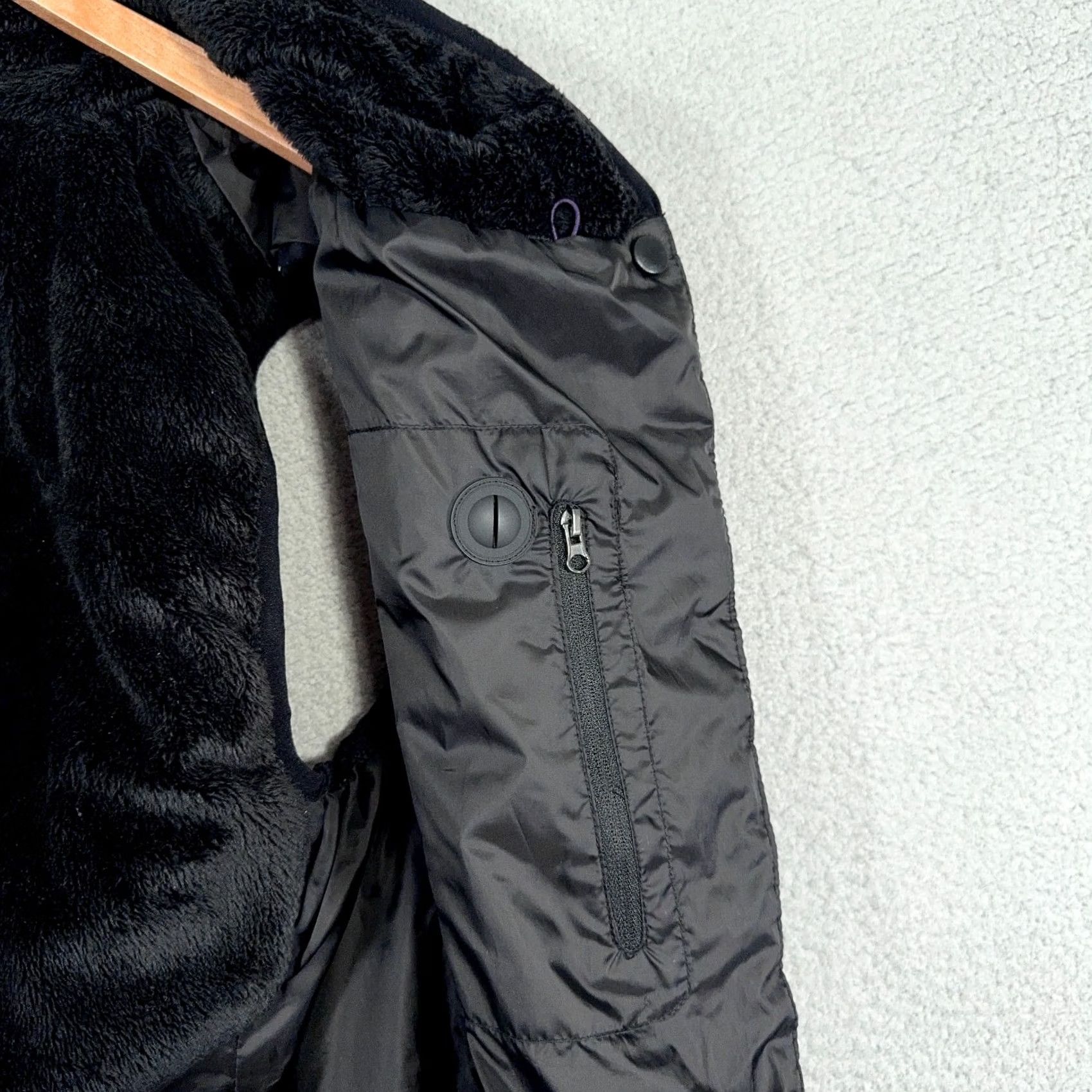 Champion Champion Puffer Vest Women M Black Full Zip Lined Polyester Pocketed Quilted Slim Regular Vest Size M / US 6-8 / IT 42-44 - 4 Thumbnail