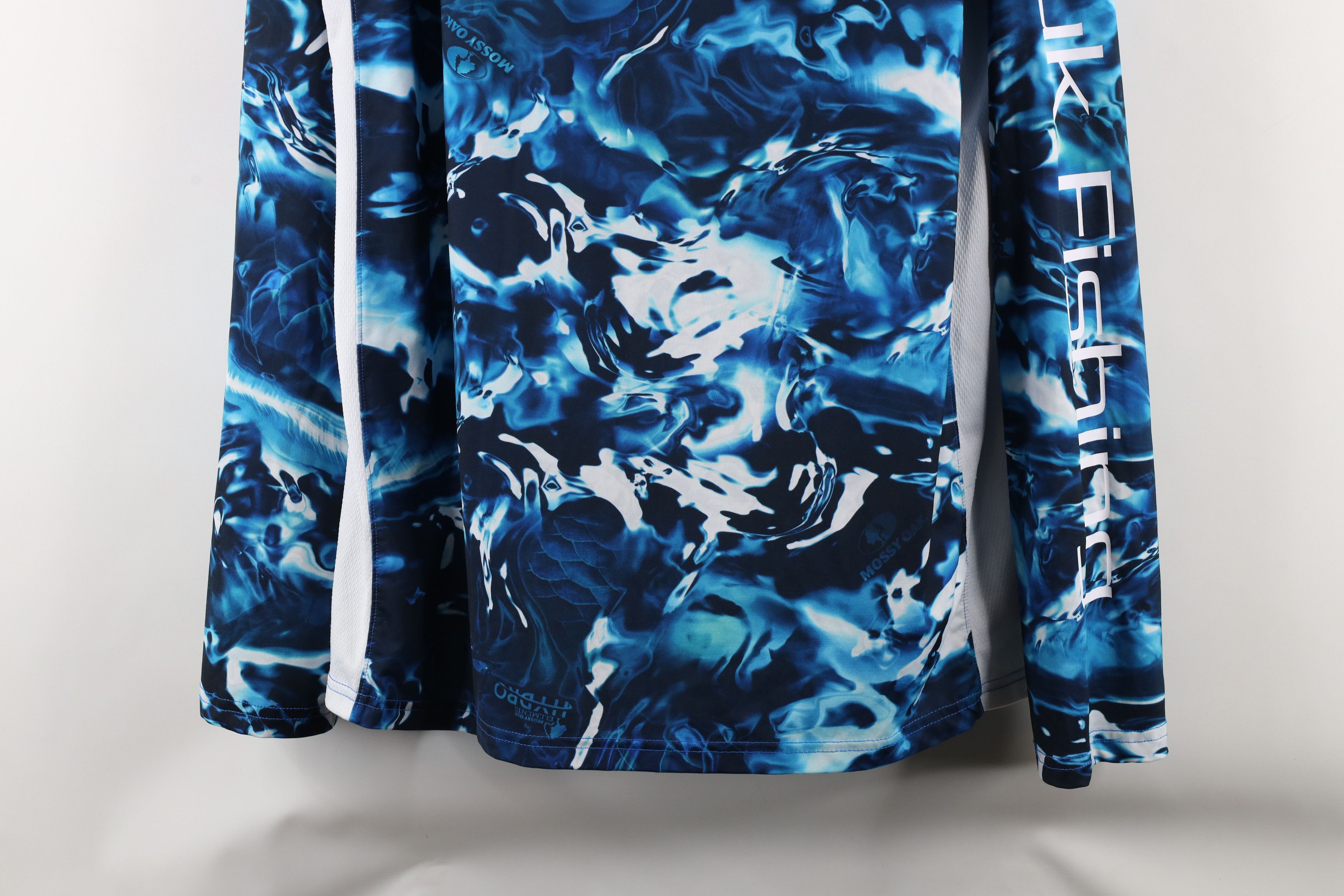 Vintage Huk Fishing Hydro Camouflage Long Sleeve T-Shirt Blue Size US M / EU 48-50 / 2 - 3 Thumbnail