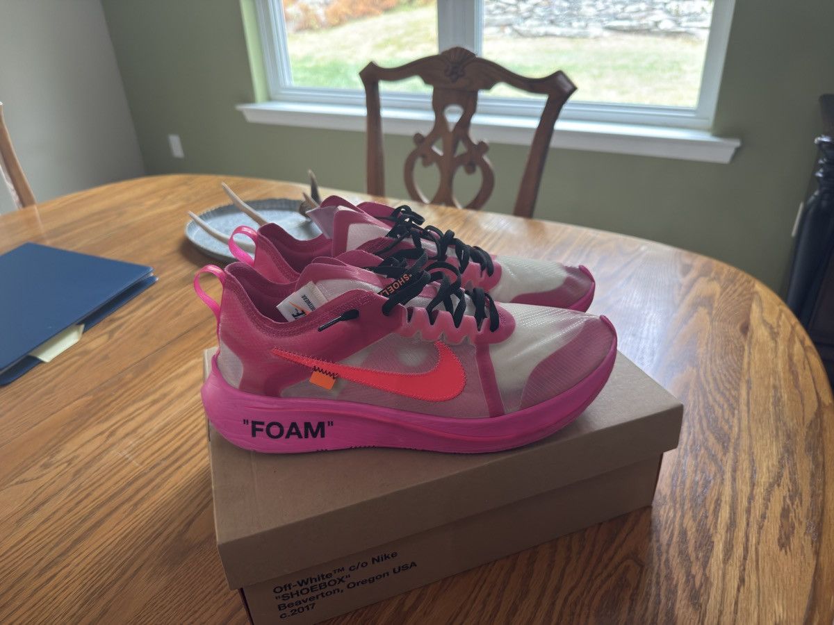 Pink tulip off white zoom fly