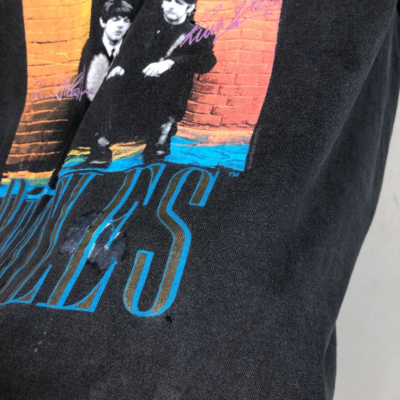 Band Tees Thrashed Sun Faded The Beatles Backstage Tshirt ERD GRUNGE Size US XL / EU 56 / 4 - 5 Thumbnail