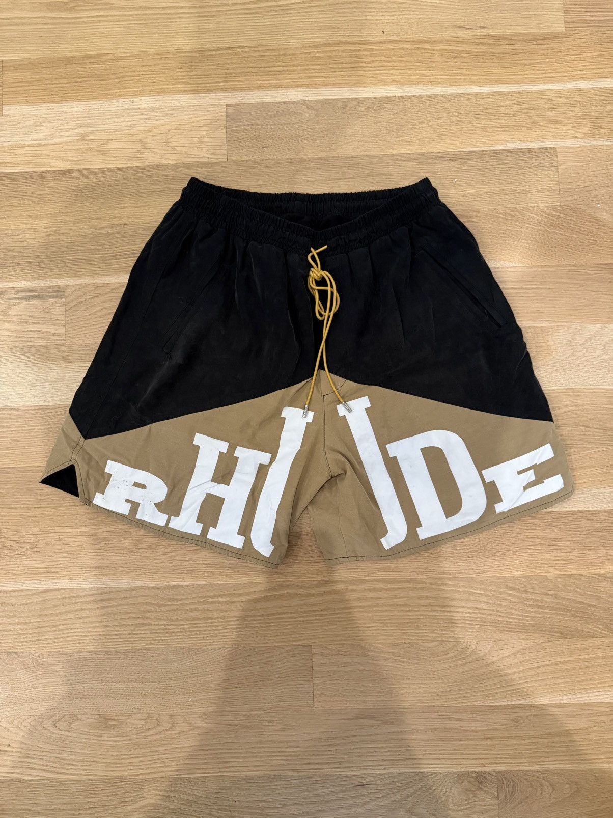 Rhude Shorts Size store Large