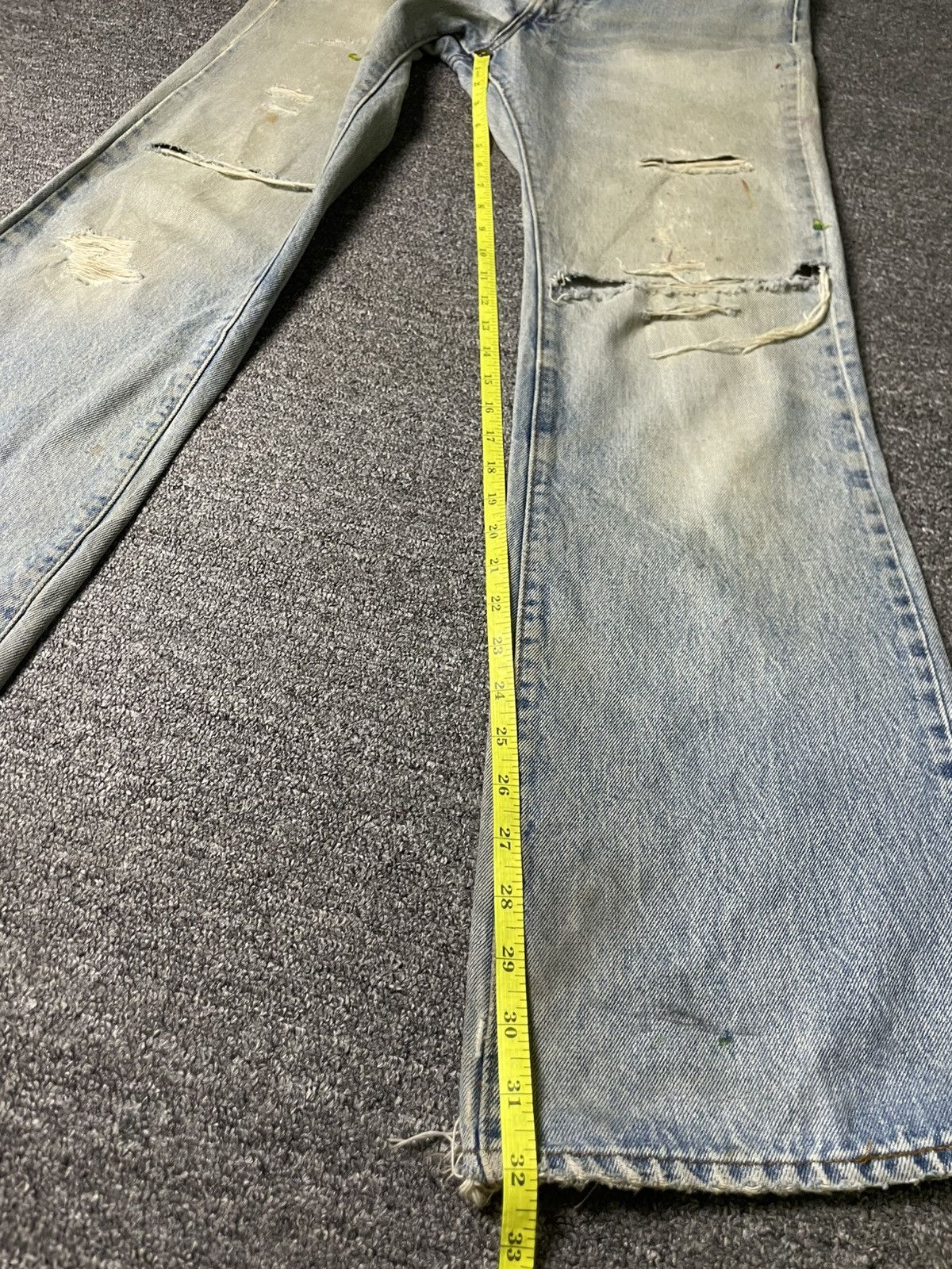 Vintage LEVIS Fashion Ripped Jeans (83)