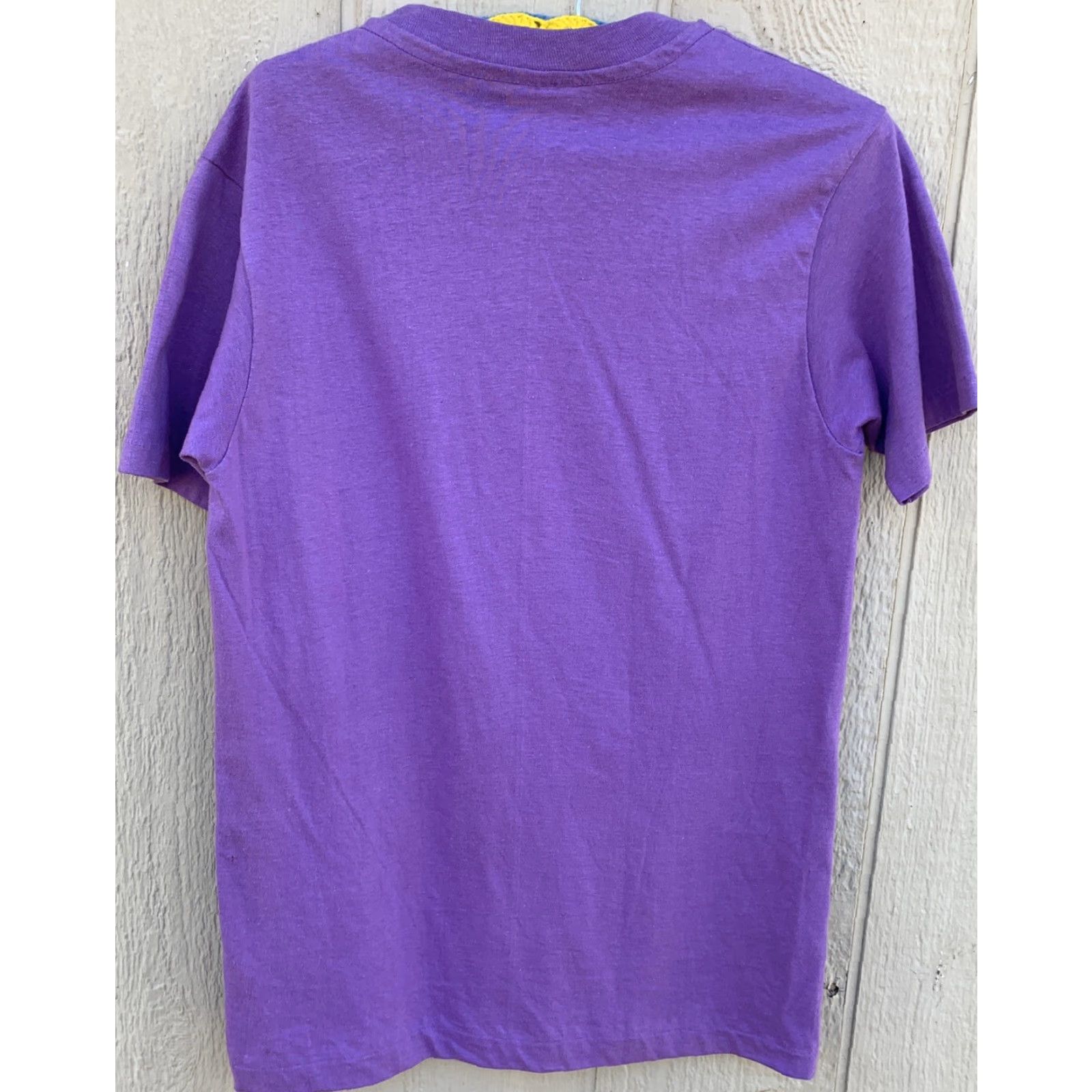 Hanes Vintage Hang Loose Hawaii T-Shirt Single Stitch Made In USA M 38-40 Mens Graphic Tee Hawaii Purple Cotton 1980s Hanes Regular US Vintage Iron-on? Size US M / EU 48-50 / 2 - 7 Thumbnail