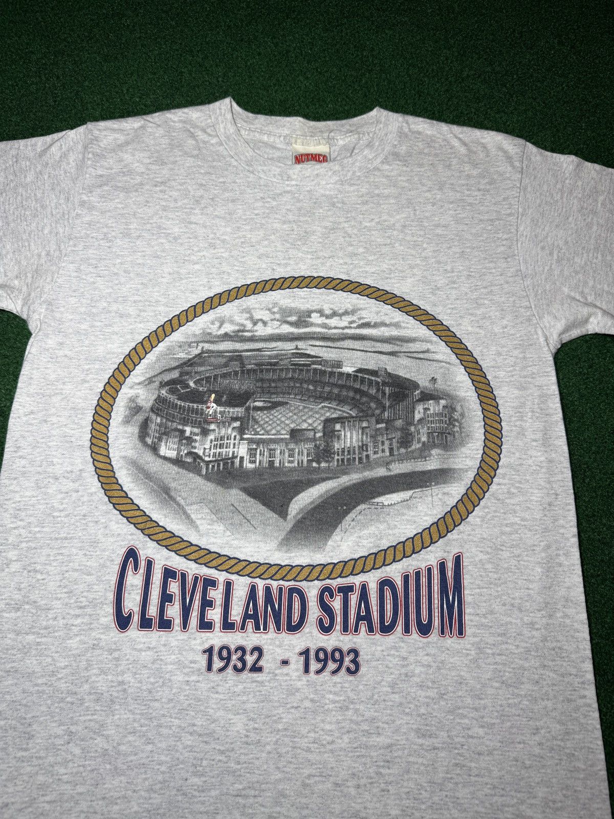 Nutmeg Vintage 90s Cleveland Indians Stadium Nutmeg M/L T Shirt Size US L / EU 52-54 / 3 - 2 Thumbnail