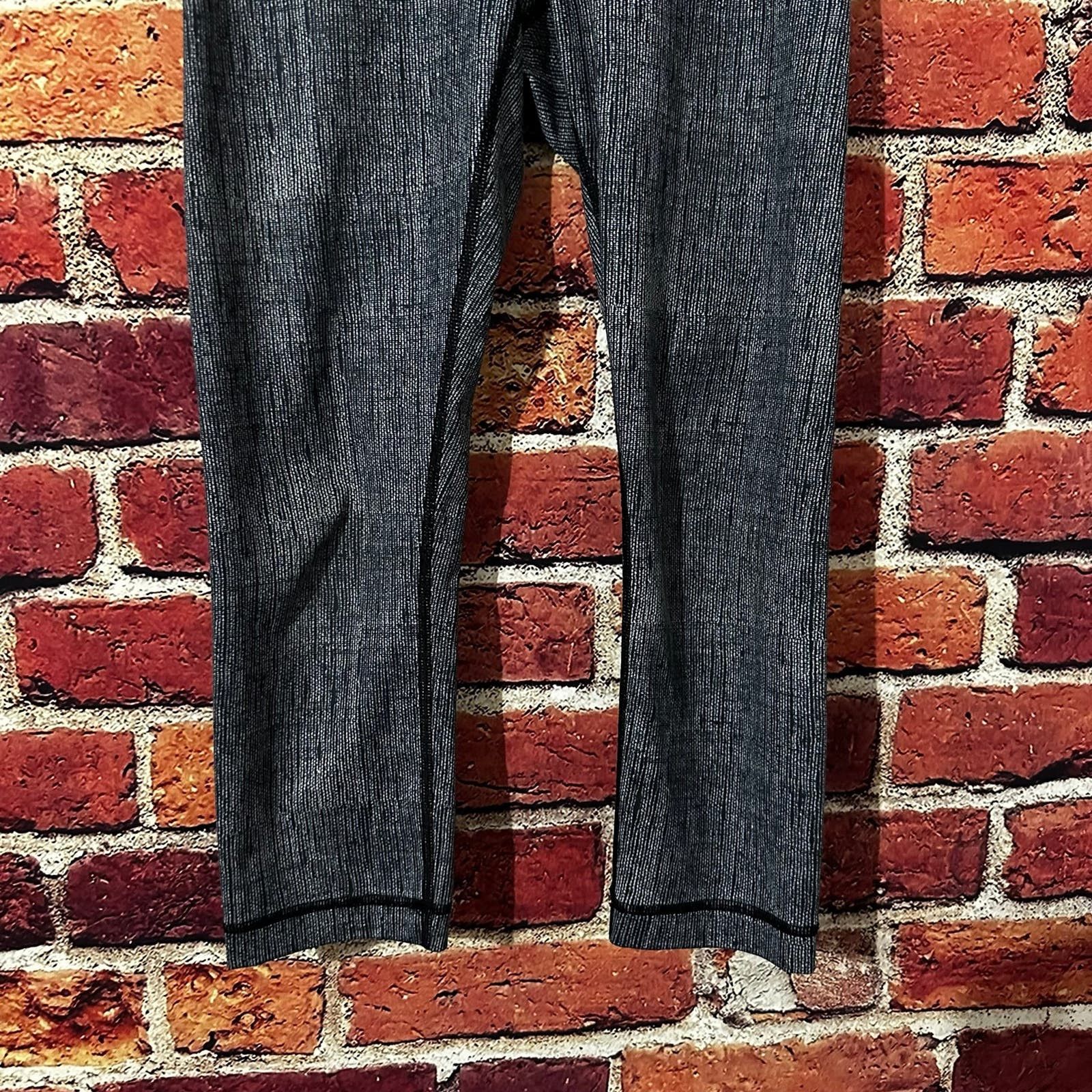 Lululemon lululemon leggings size 4 Size 27" / US 4 / IT 40 - 2 Thumbnail
