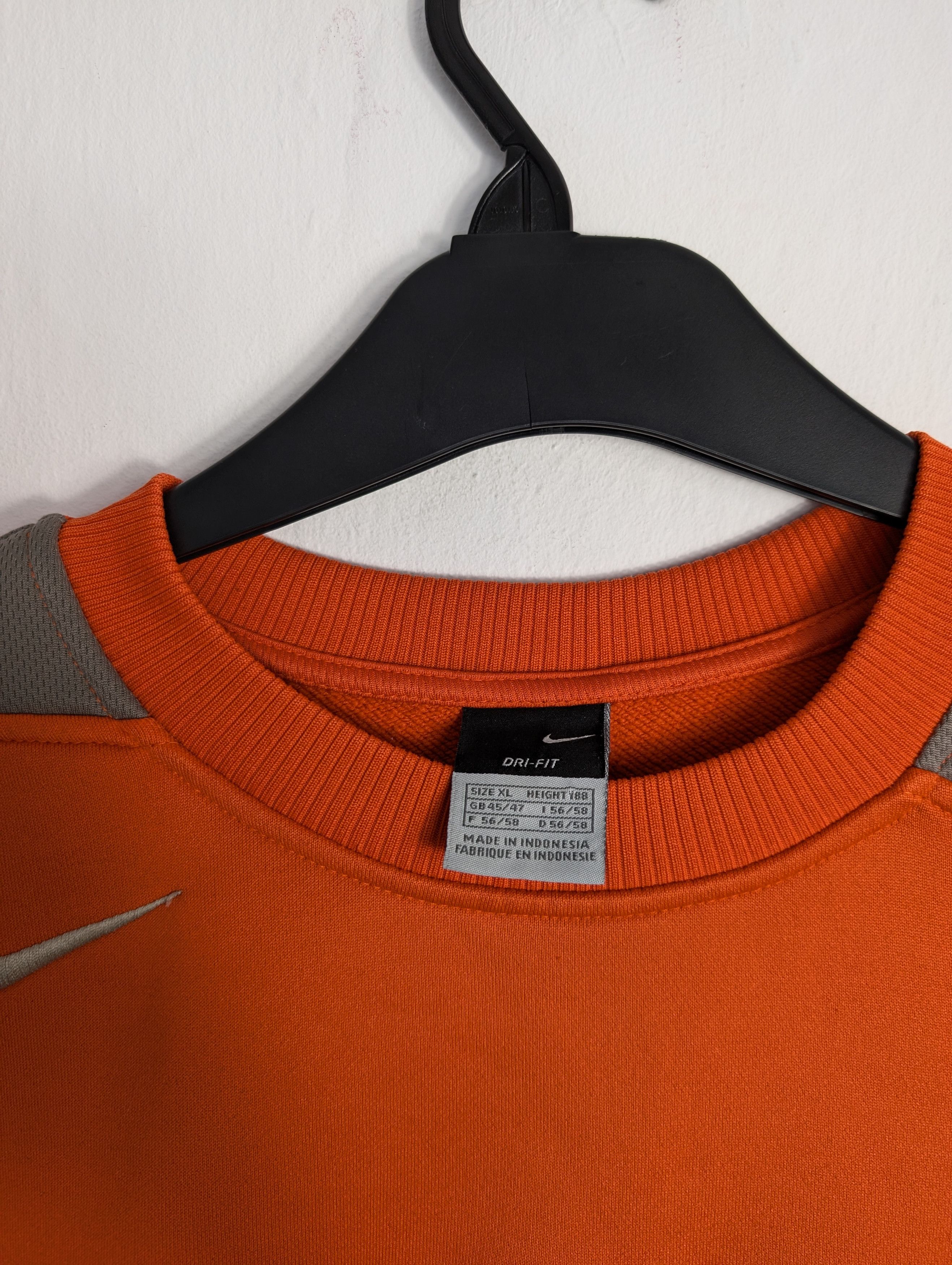 Nike Vintage Nike Valencia CF Crewneck Y2K Center Logo Retro Boxy Size US M / EU 48-50 / 2 - 4 Thumbnail
