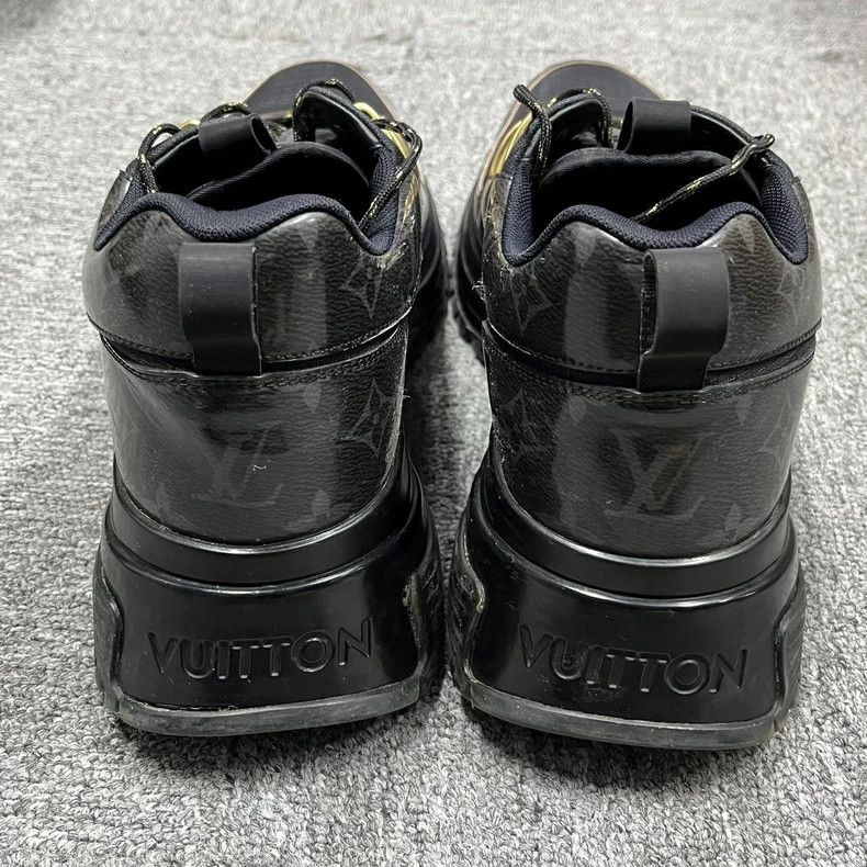 Louis Vuitton Louis Vuitton Comfortable, versatile, low-cut lifestyle sh Size US 9 / EU 42 - 4 Thumbnail