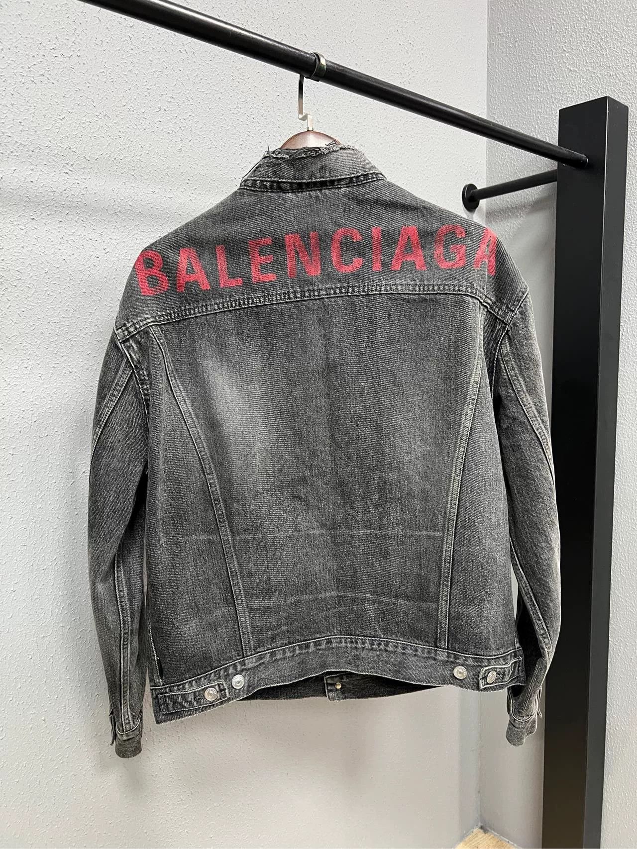 Balenciaga Balenciaga Red Logo Denim Jacket Size US L / EU 52-54 / 3 - 1 Thumbnail
