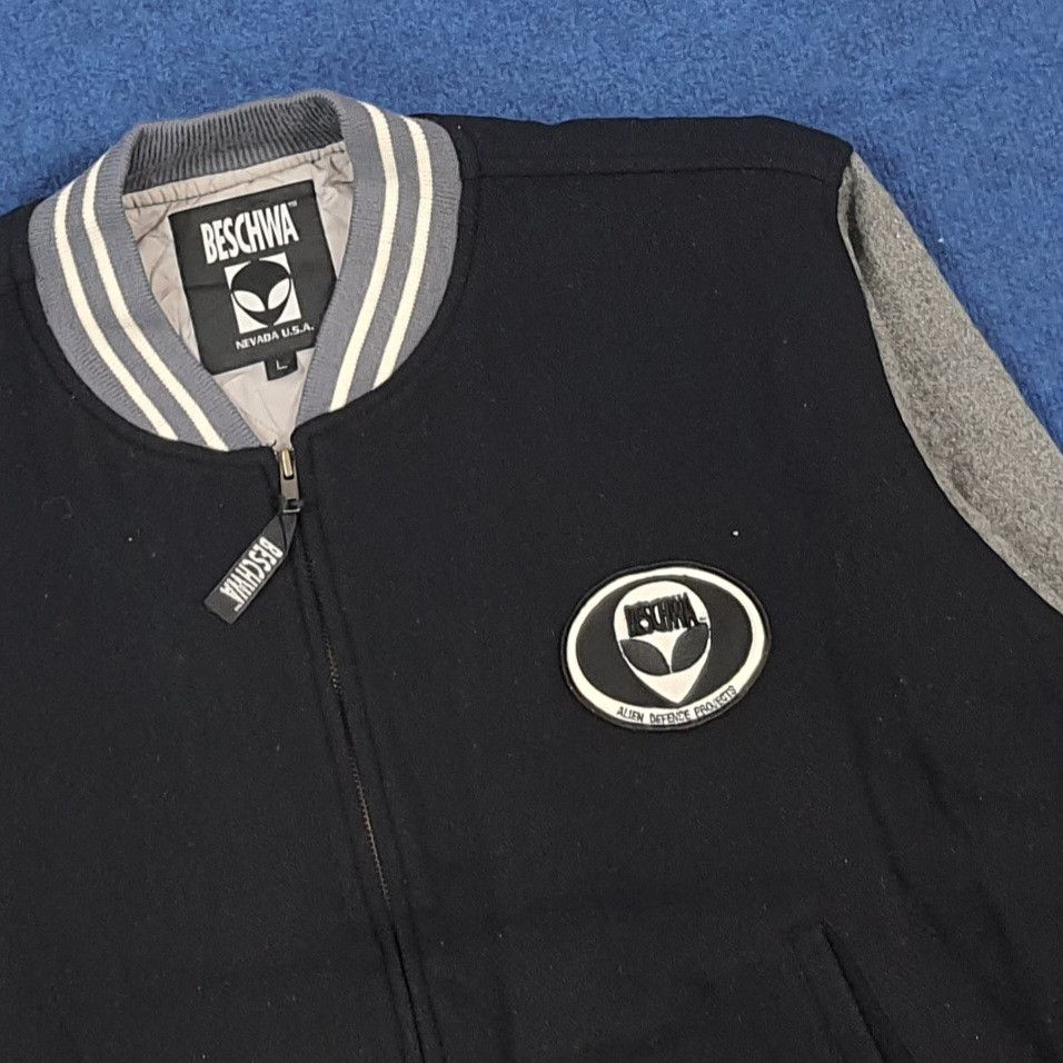 Vintage Vintage 90s Beschwa Alien Varsity Rare Bomber C290N31 Size US L / EU 52-54 / 3 - 5 Thumbnail