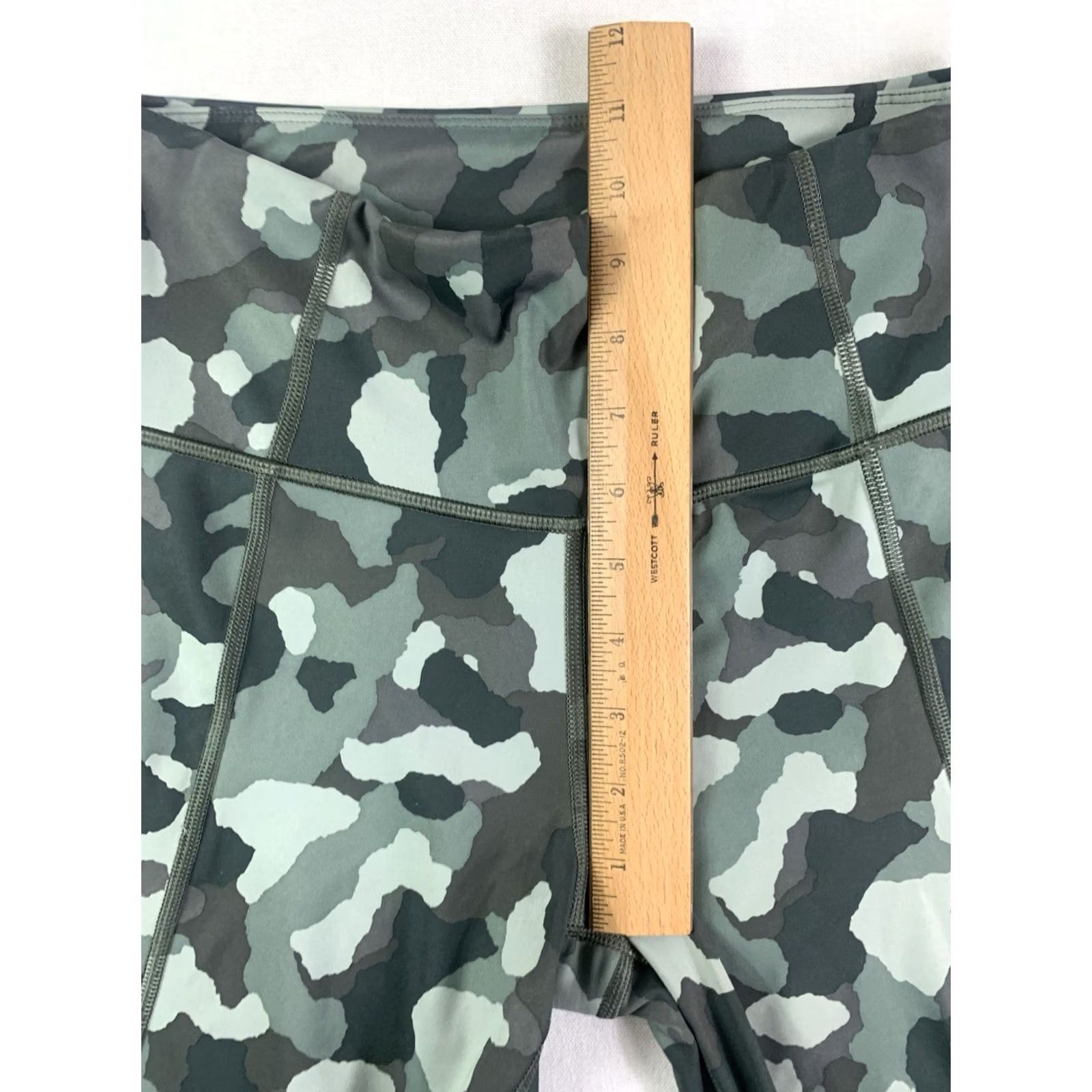 Athleta Athleta Camo Yoga Pants Womens Small Leggings Stretch Gray 26x25 Size 28" / US 6 / IT 42 - 4 Thumbnail
